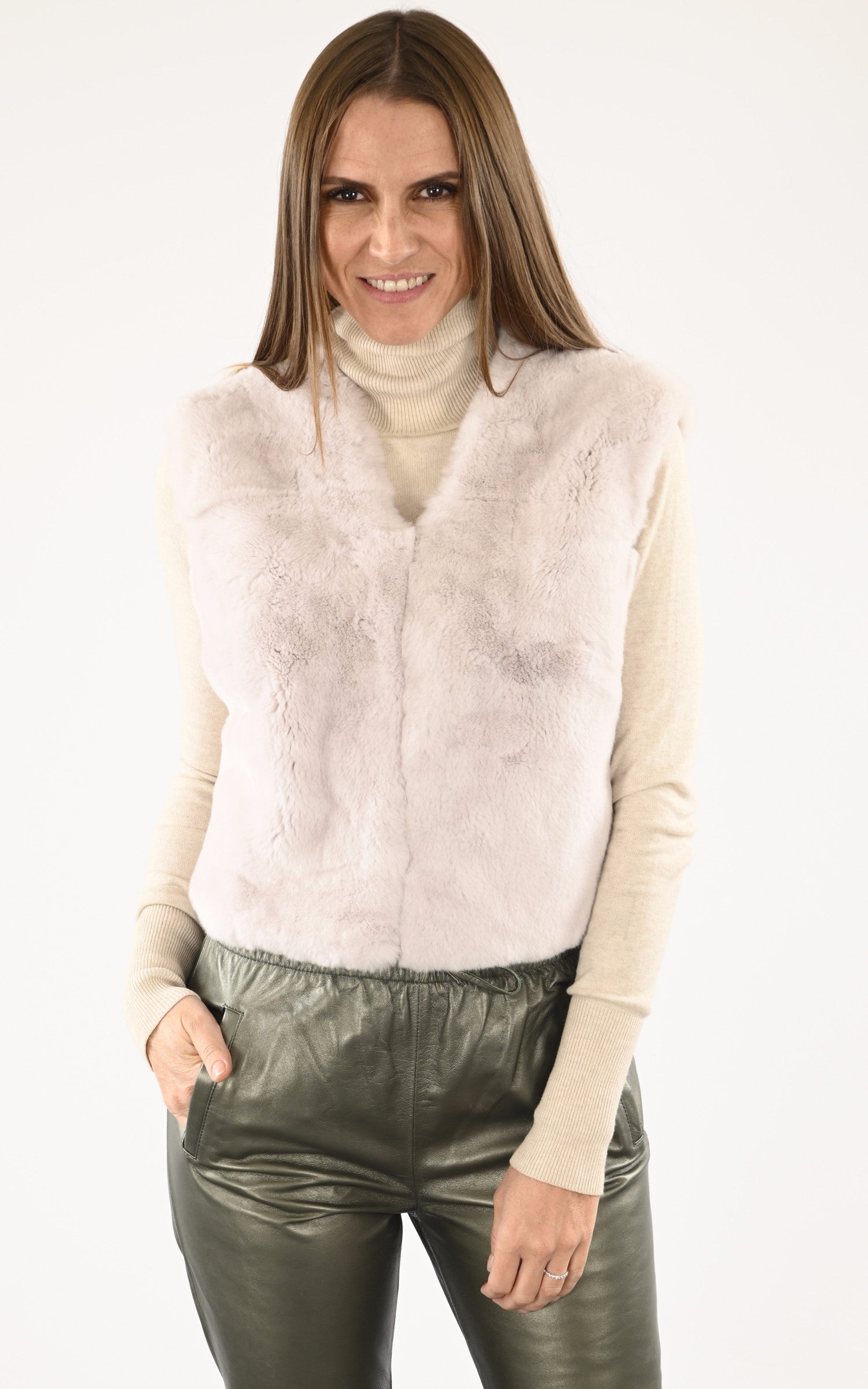 A "CELIE" Crème La Canadienne Gilet Femme closed photo 2