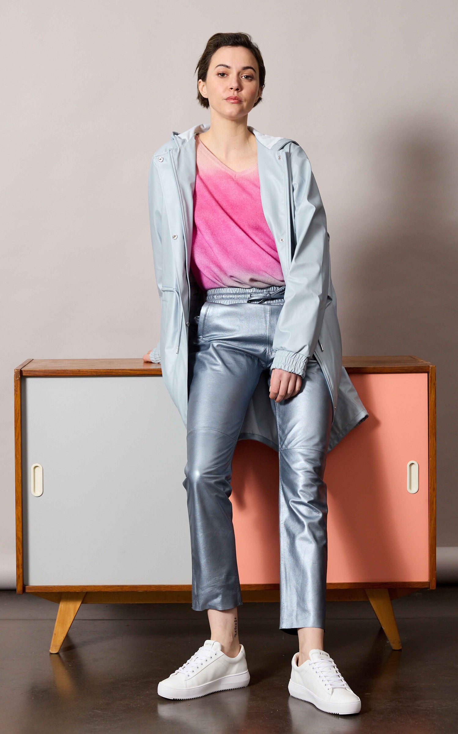 A "18550 STRING PARKA" Bleu Rains 7/8 Femme details photo