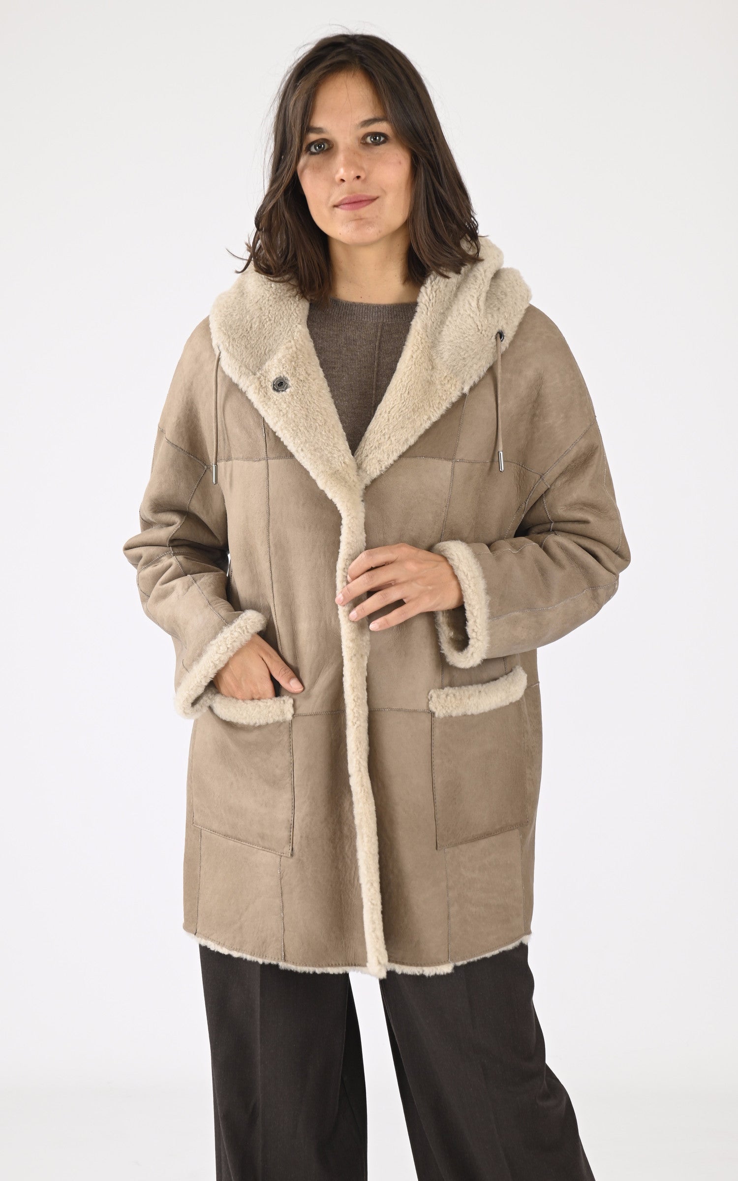 A "PHOEBE" Taupe Christ 3/4 Femme closed photo