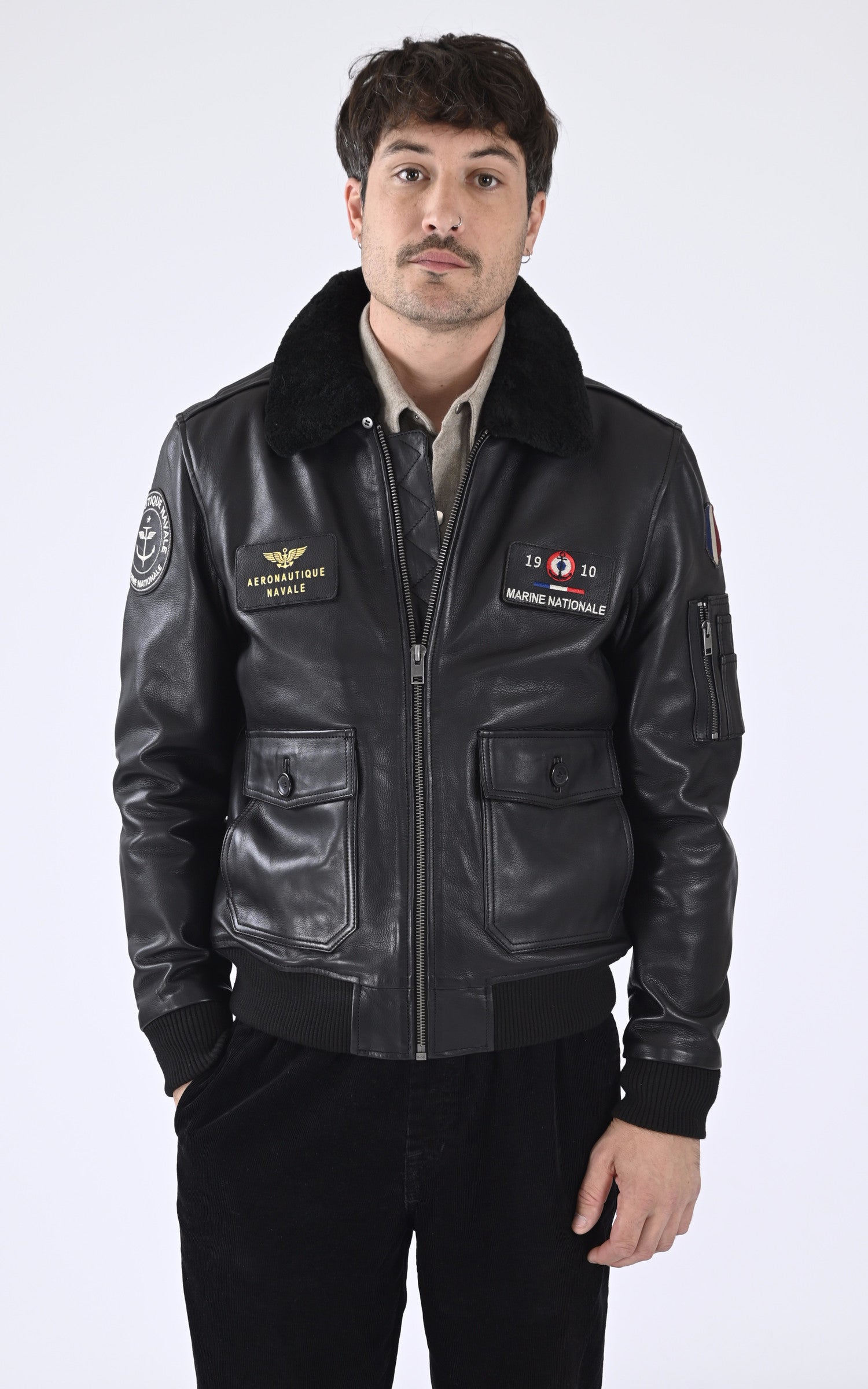 A "anm 102493" Noir Marine Nationale Pilote Mixte closed photo