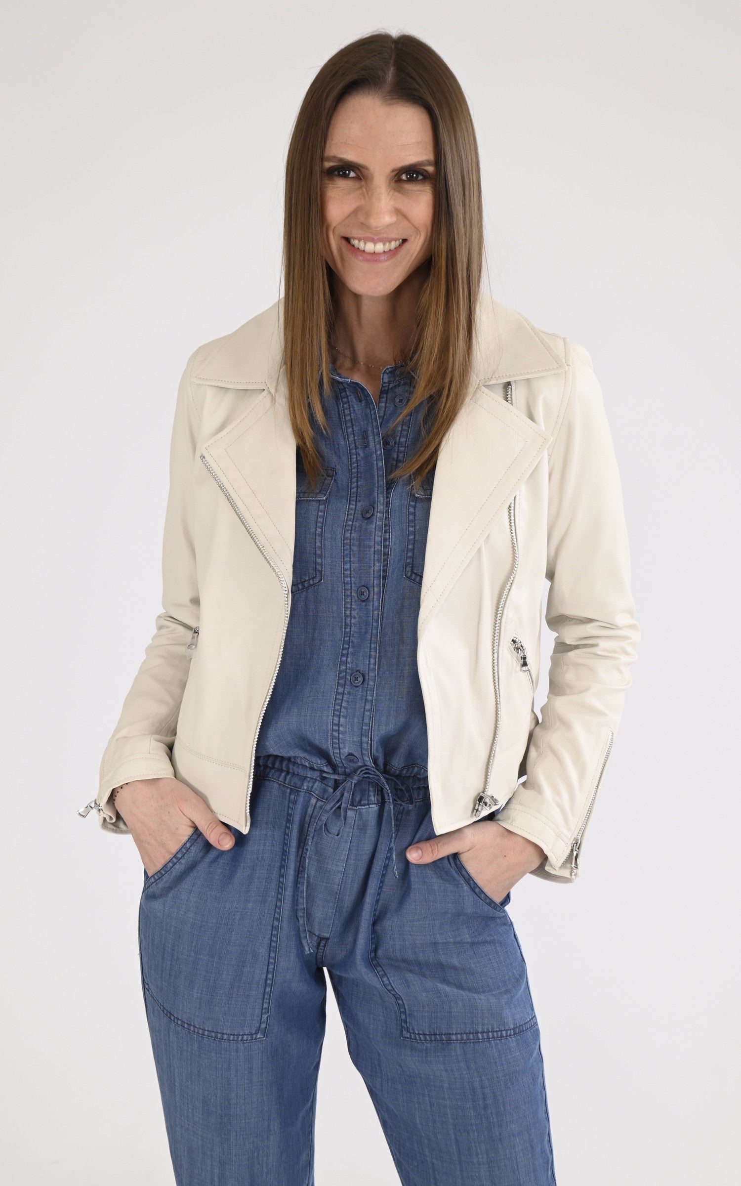 A "MAXINE 65048" Blanc Oakwood Perfecto Femme opened photo