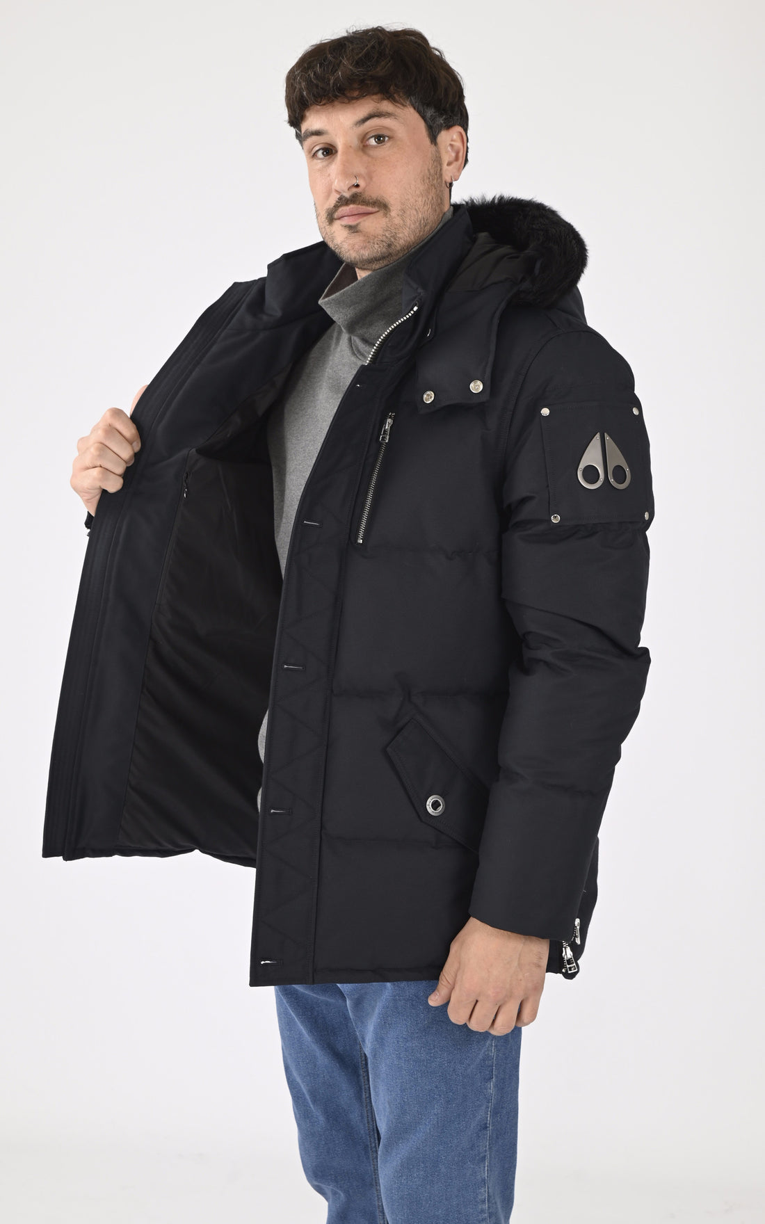 A "3Q JACKET M32MJ128S" Bleu Moose Knuckles Ves Doudoune Homme opened photo