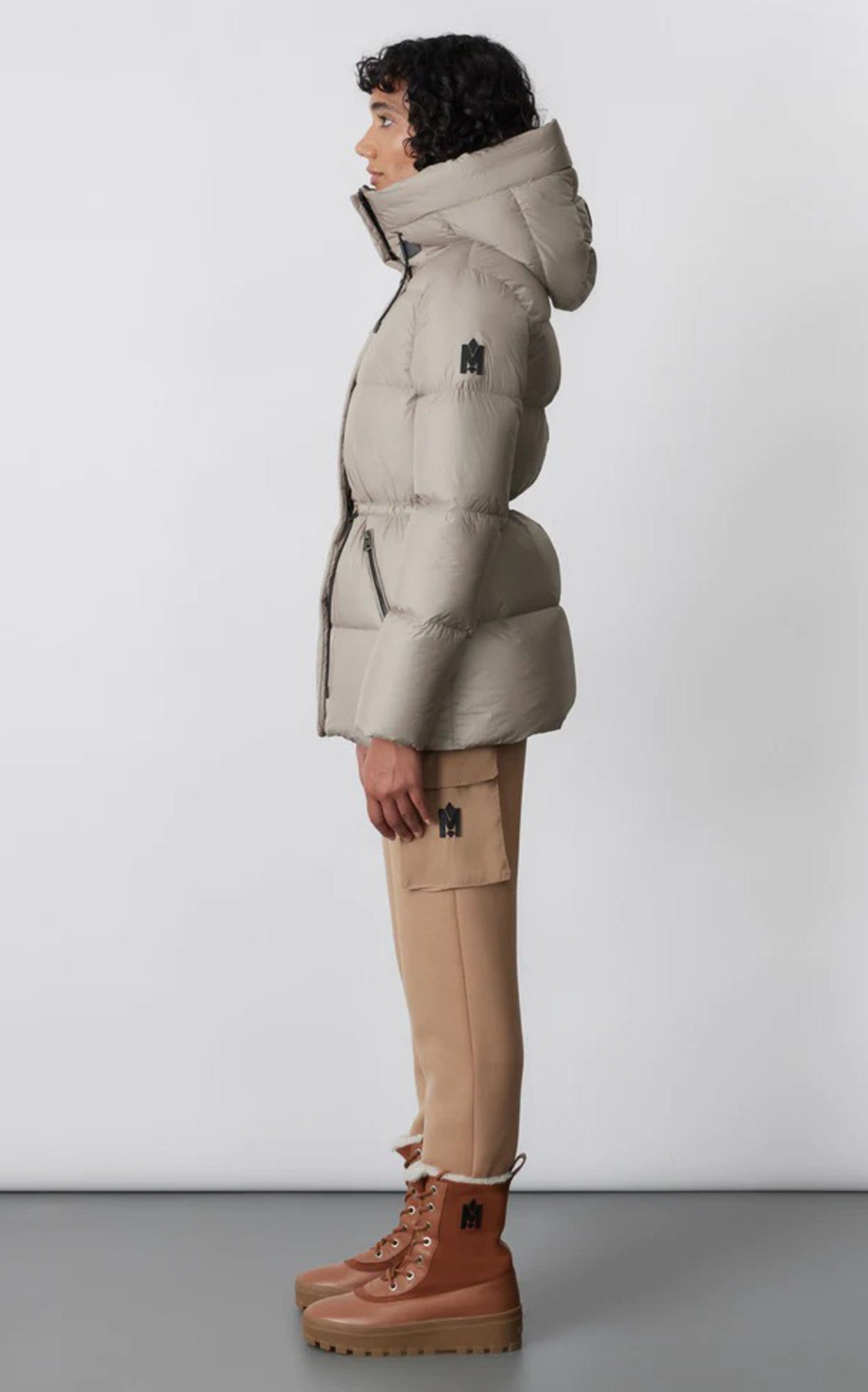 A "FREYA" Beige Mackage Ves Doudoune Femme interior photo