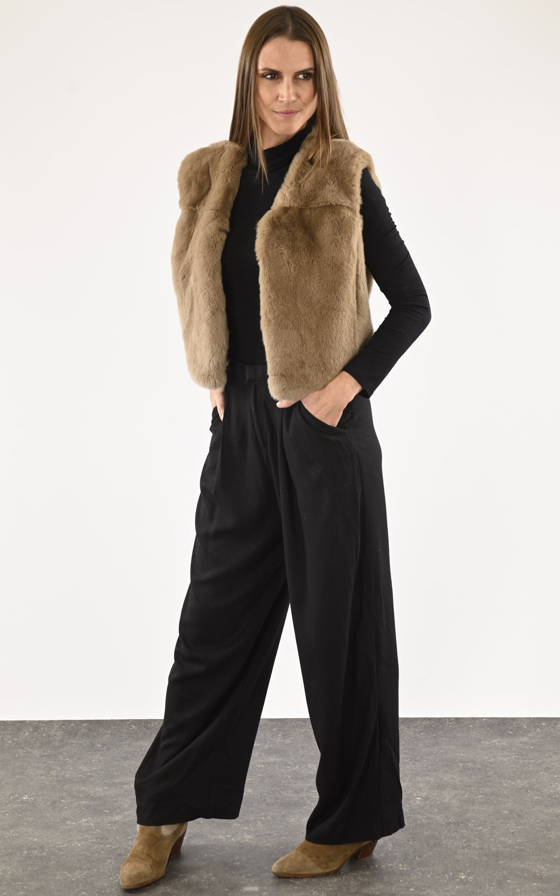 A "CELIE" Café La Canadienne Gilet Femme closed photo