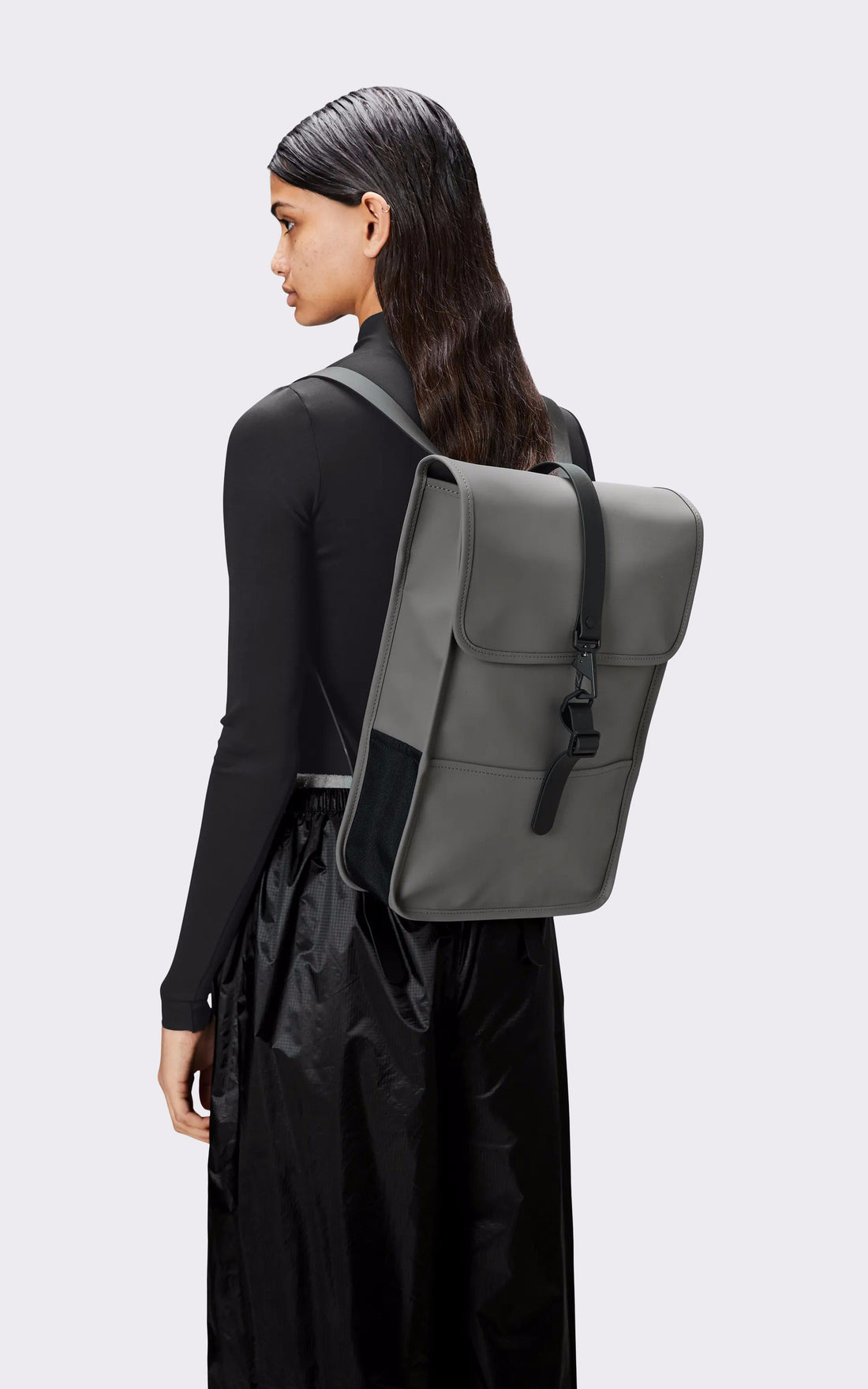 A "13020 BACK PACK MINI" Gris Rains Sac A Dos Mixte interior photo
