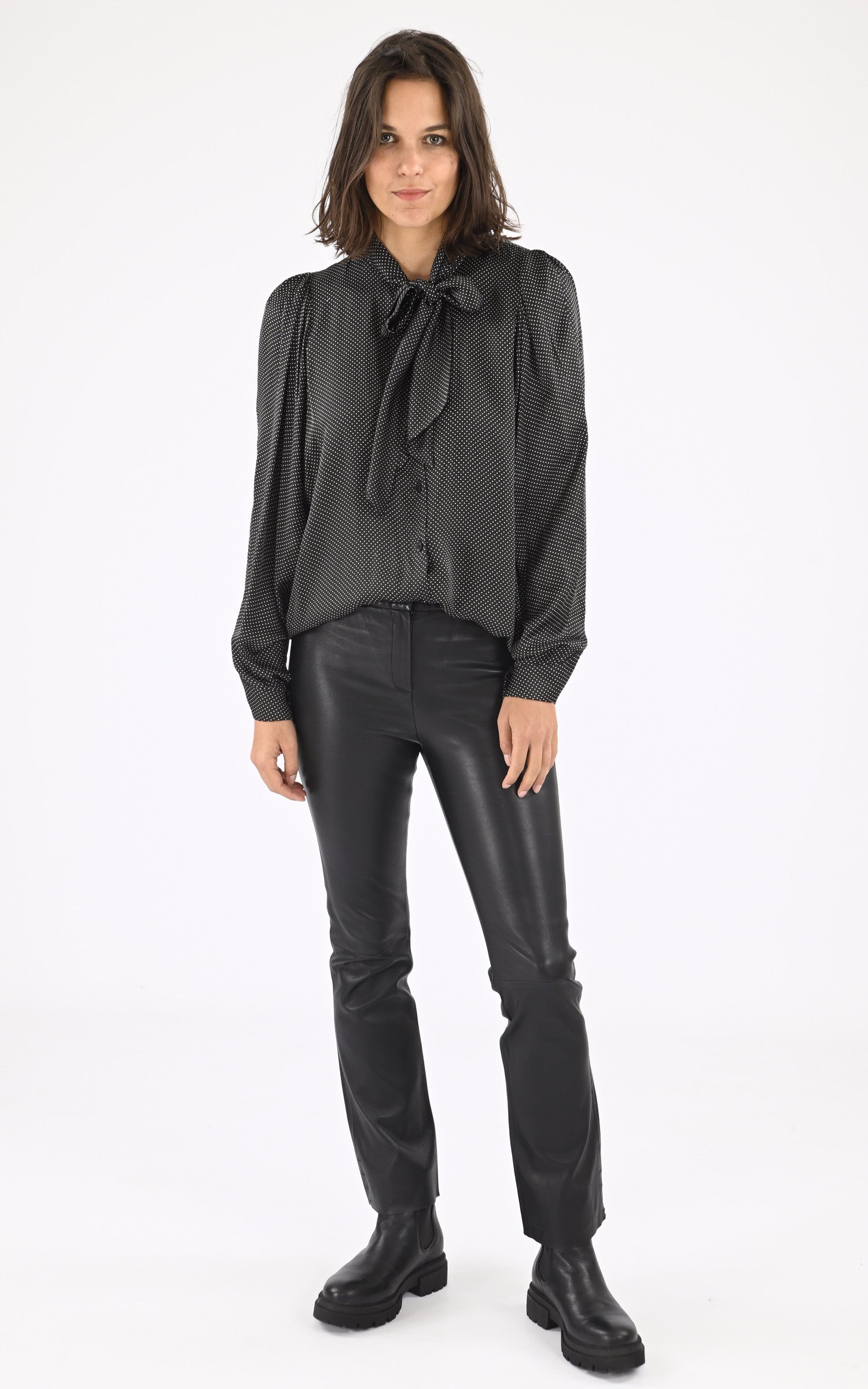 A "FREYA 64728" Noir Oakwood Pantalon Femme closed photo