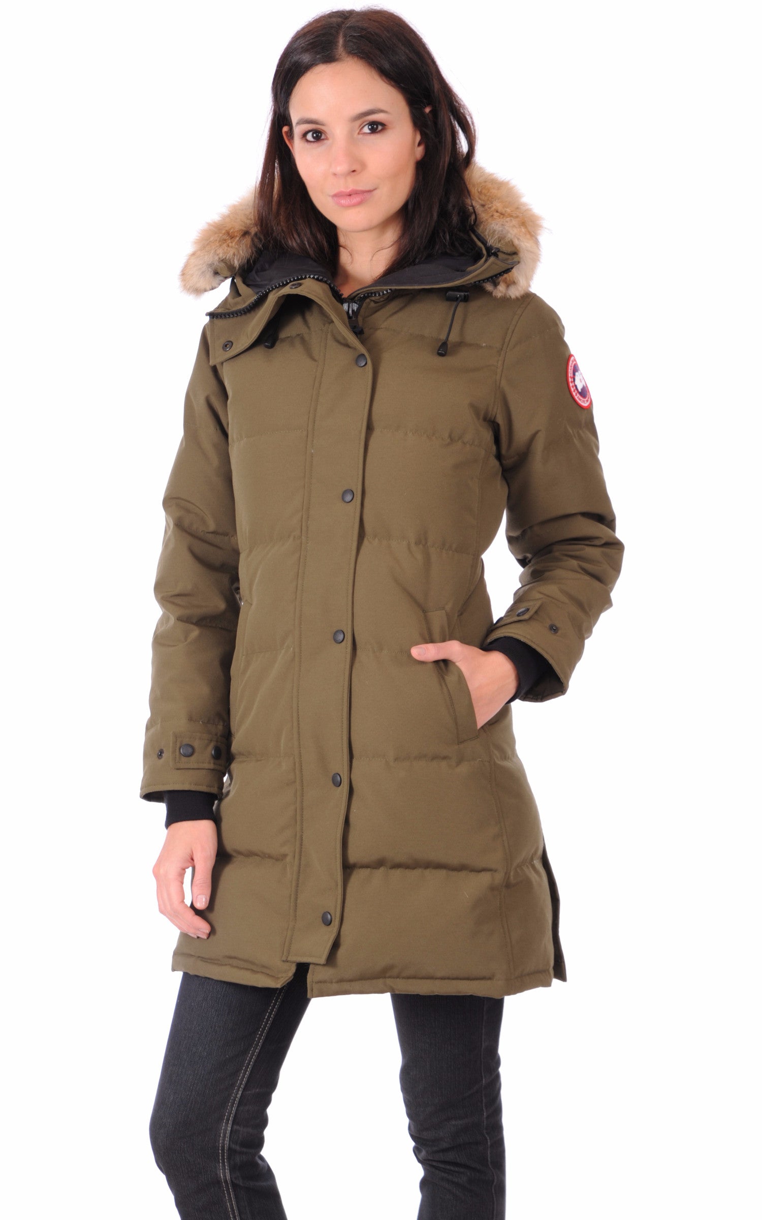 A "SHELBURNE 3802L" Military Green Canada Goose 3/4 Doudoune Femme closed photo