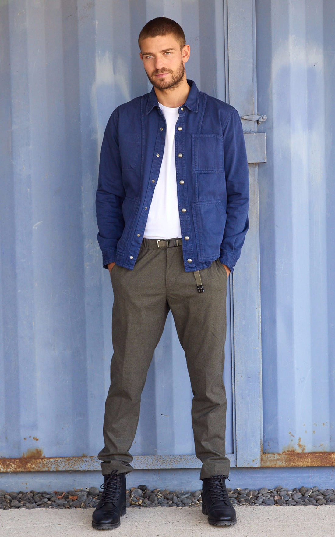 A "24WSU62 330" Taupe Whitesand Pantalon Homme closed photo