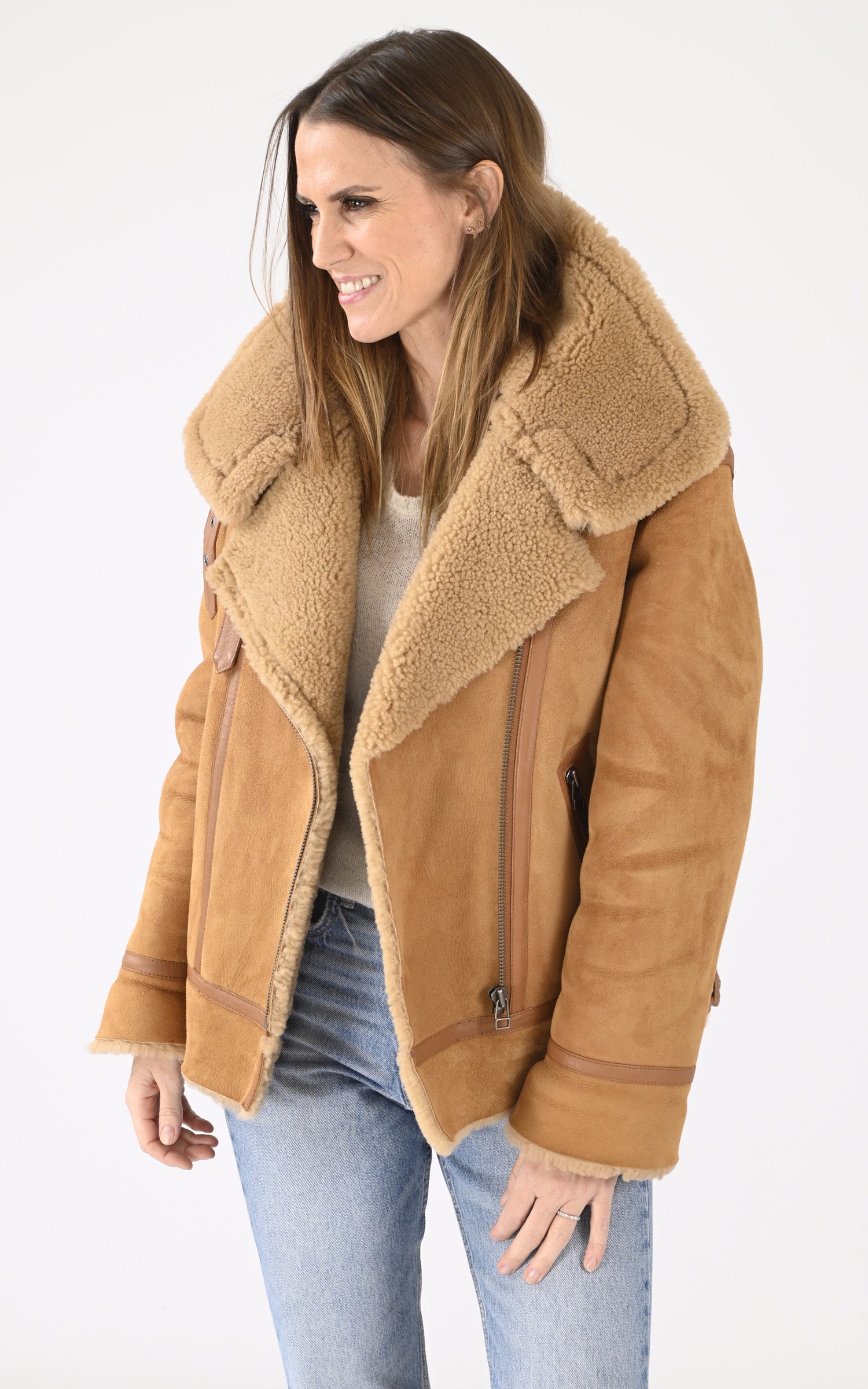 A "CHRISTELLE" Beige Serge Pariente Bombardier Femme closed photo