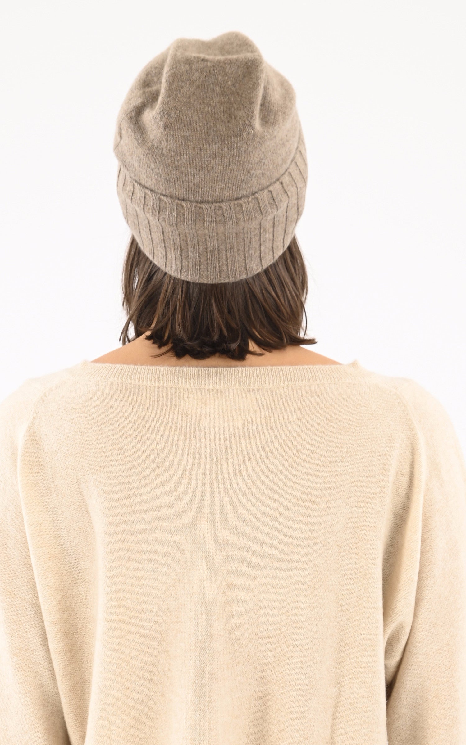 A "DORA 4501030C" Taupe Notshy Bonnet Femme back photo 4