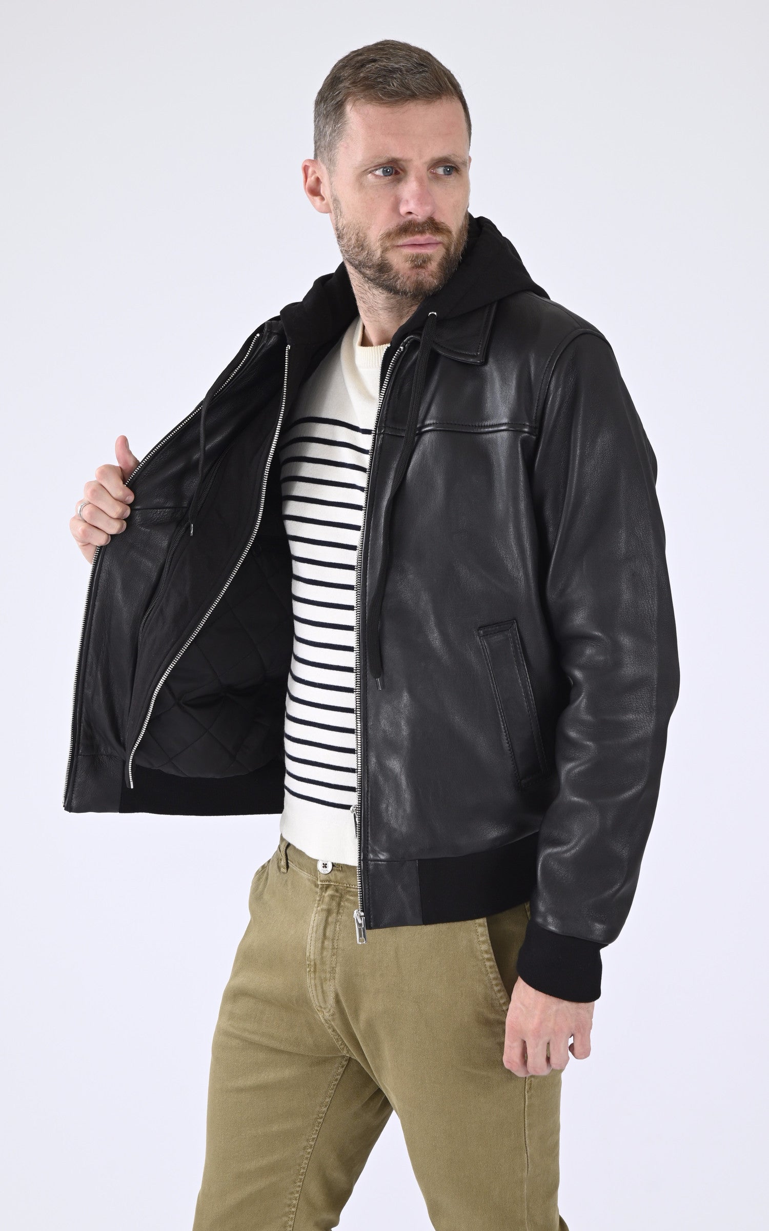 A "AMOS HOOD" Noir Serge Pariente Blouson Homme interior photo