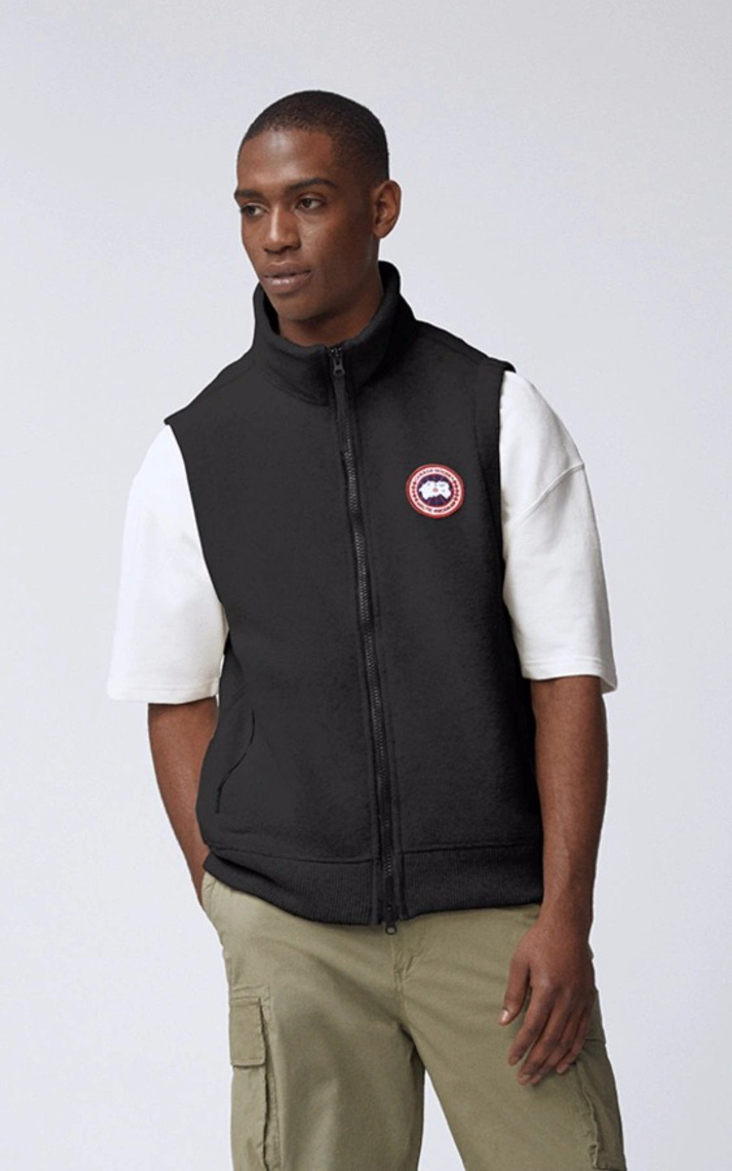 A "MERSEY 7052M" Noir Canada Goose Gilet Homme opened photo 1