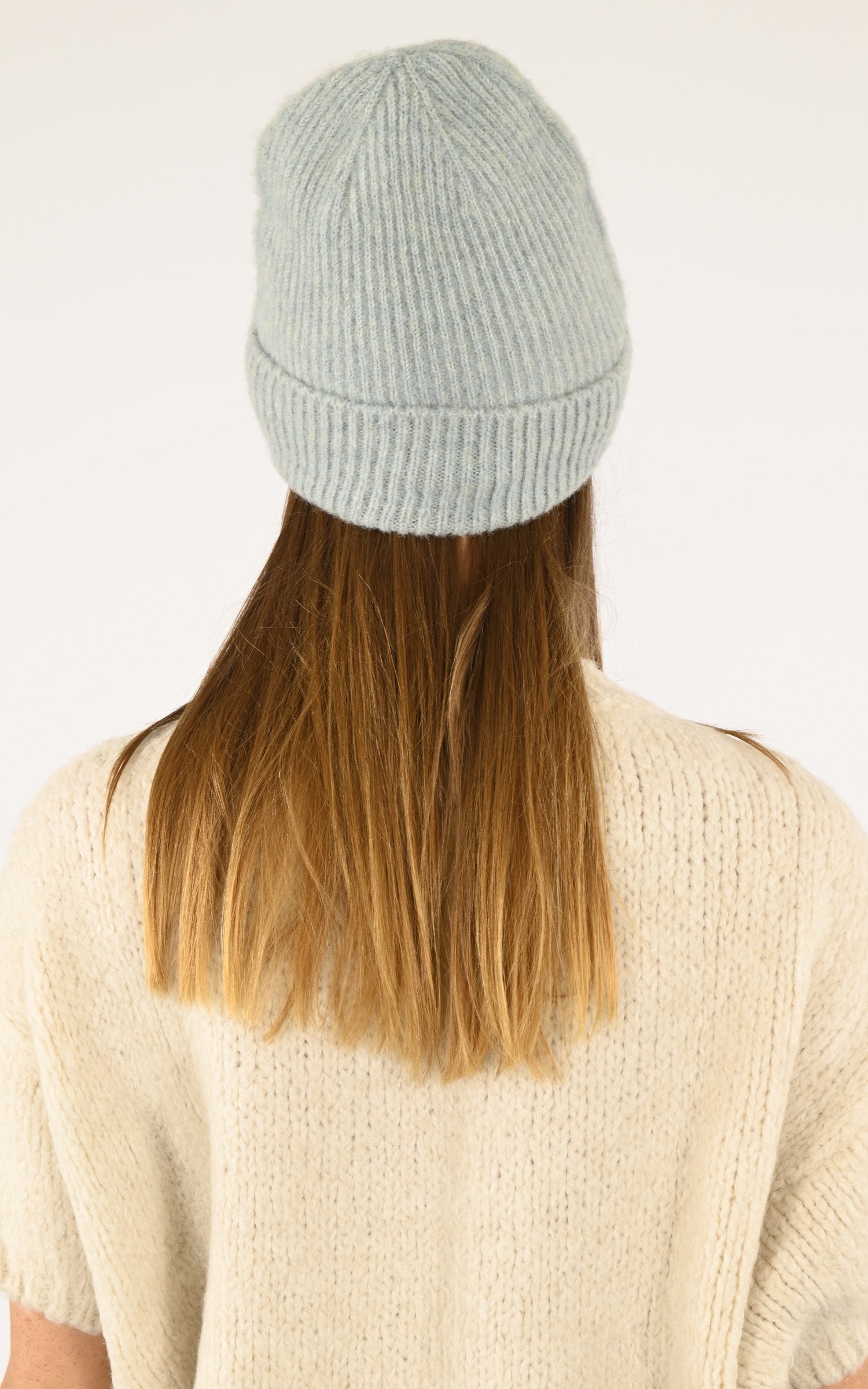 A "428/145" Bleu Lea Clement Bonnet Femme back photo