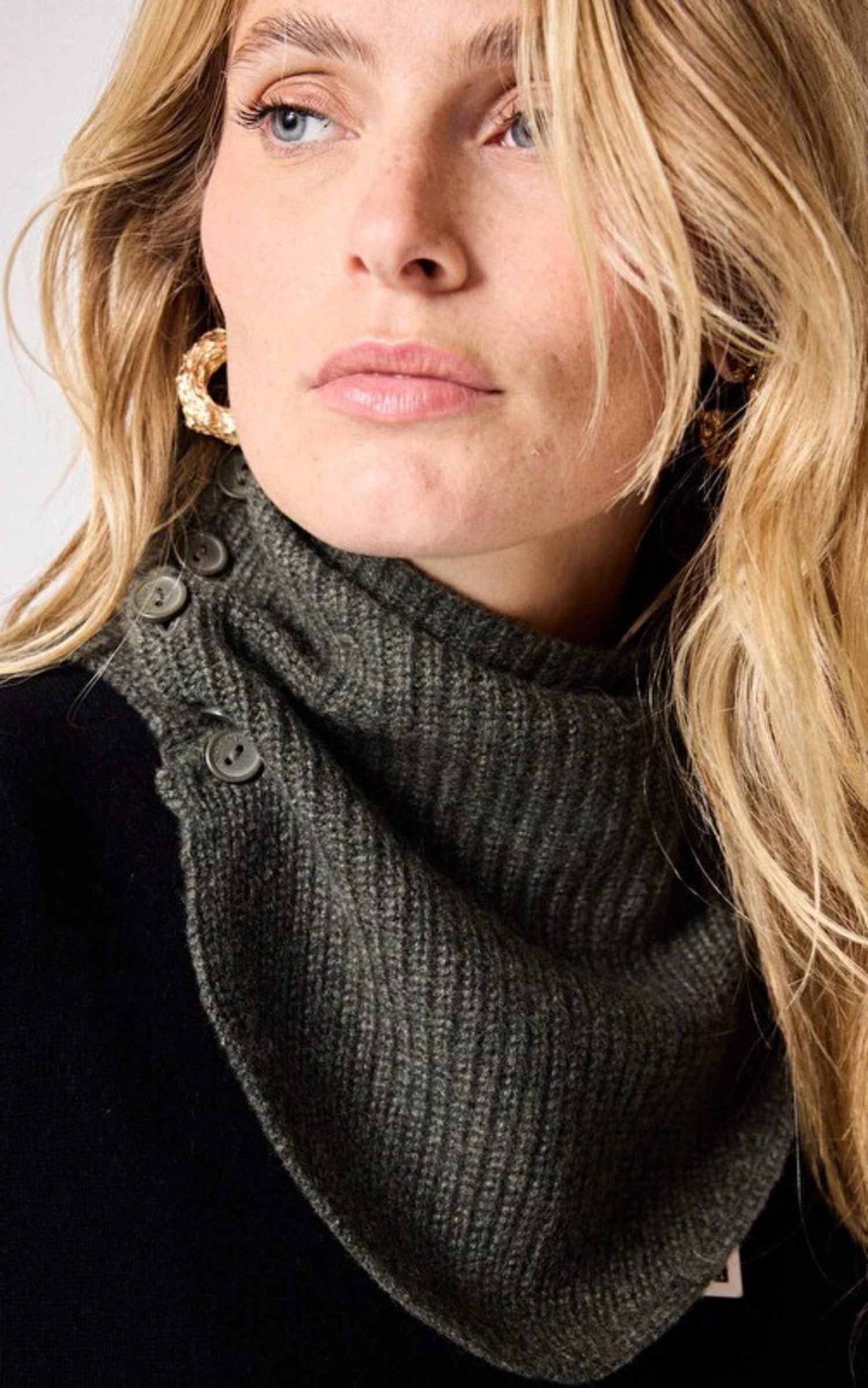 A "BAYA 4501037C" Kaki Notshy Col Femme closed photo