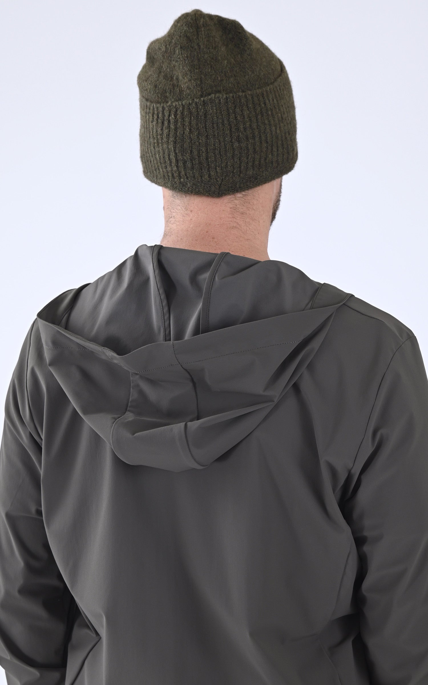 A "SOAZIG 2" Kaki Pyrenex Bonnet Mixte interior photo