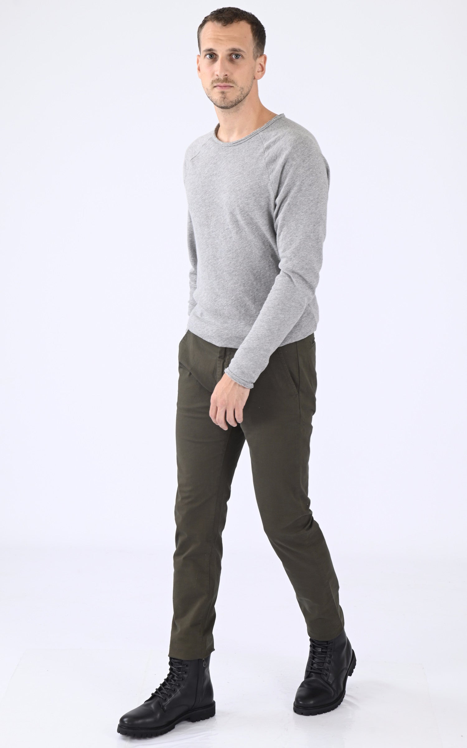 A "TRJO70" Kaki Schott Pantalon Homme closed photo