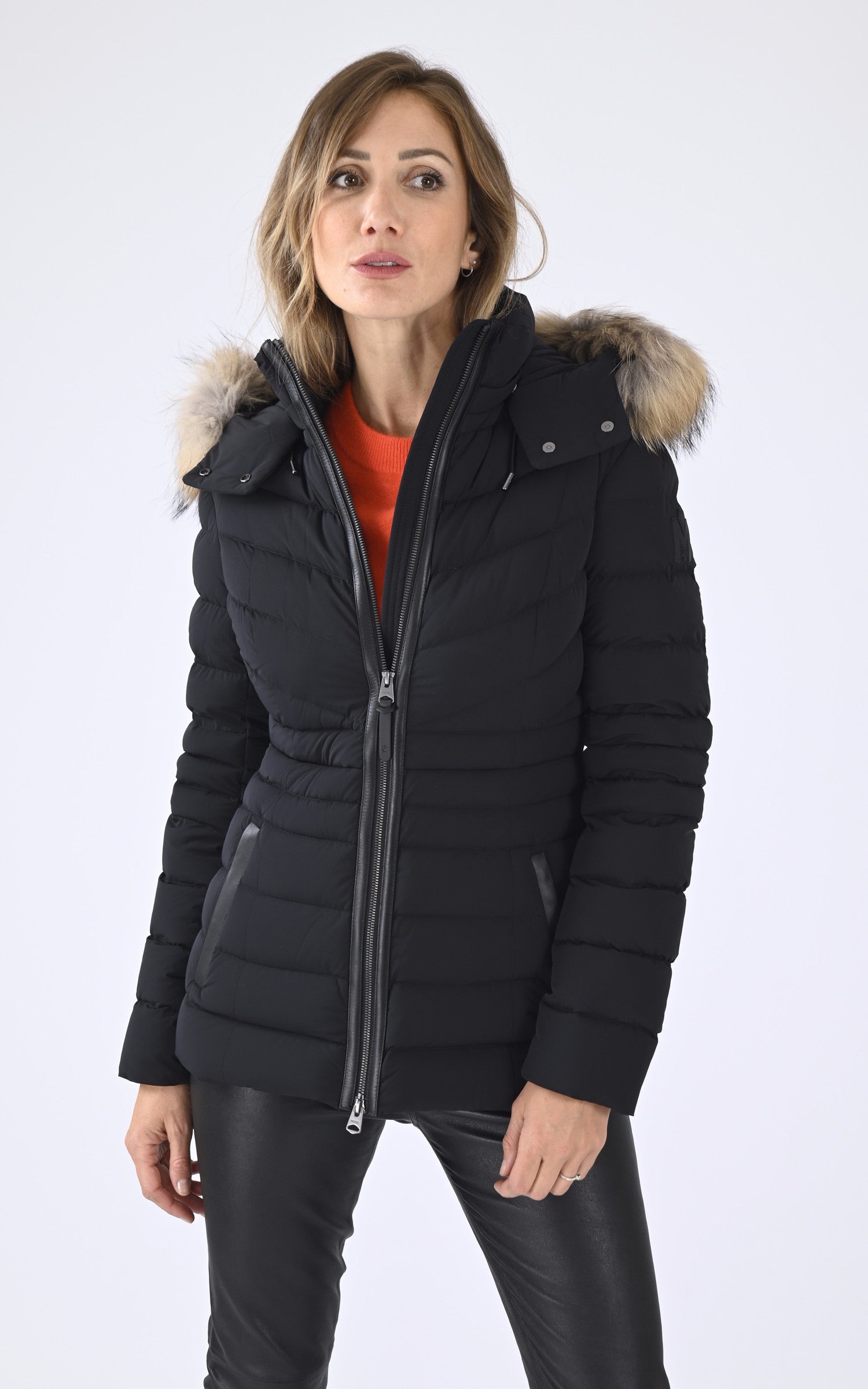 A "PATSY-F" Noir Mackage Ves Doudoune Femme closed photo 2