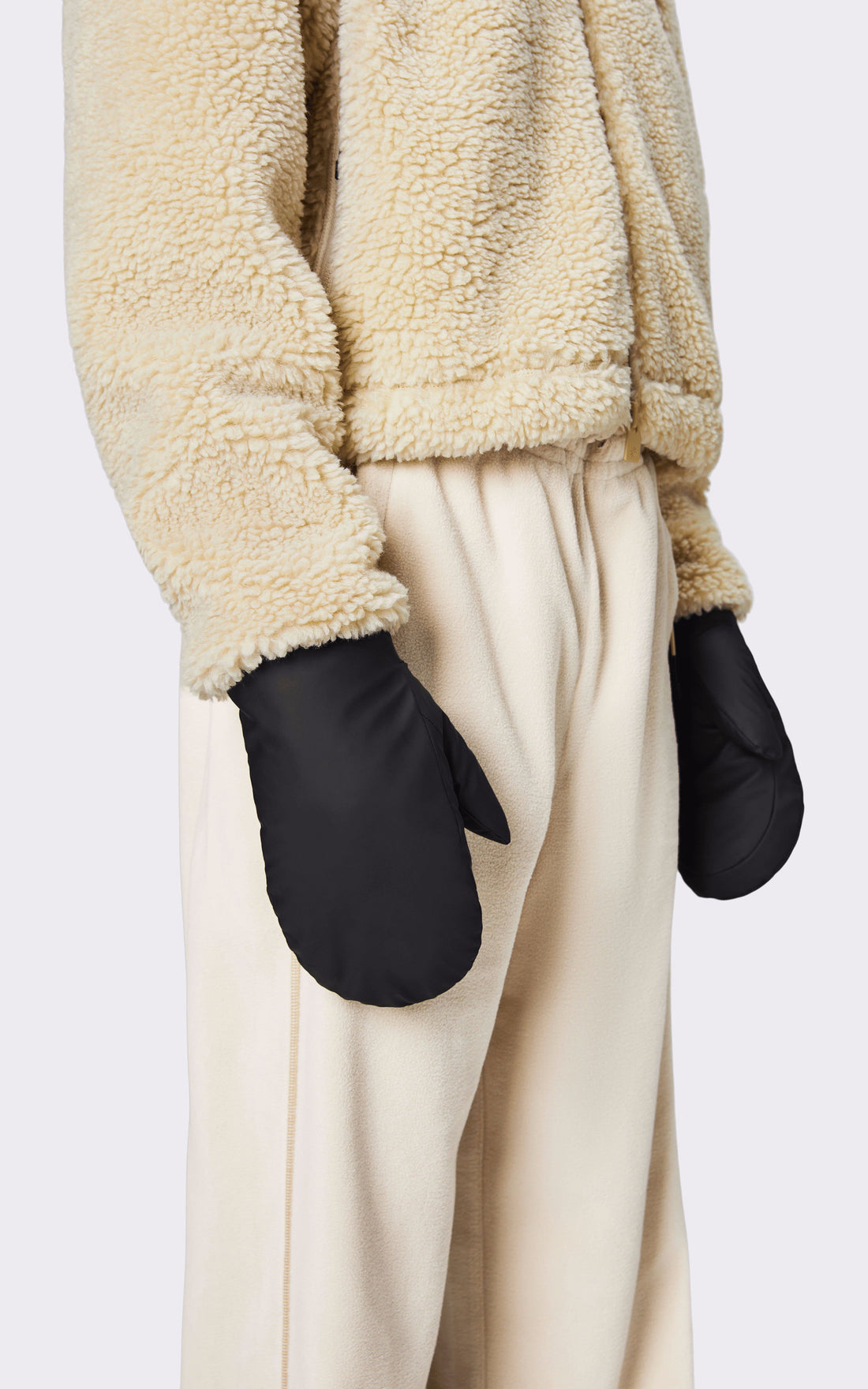 A "16070 ALTA PUFFER W2T3" Noir Rains mouffles Mixte closed photo