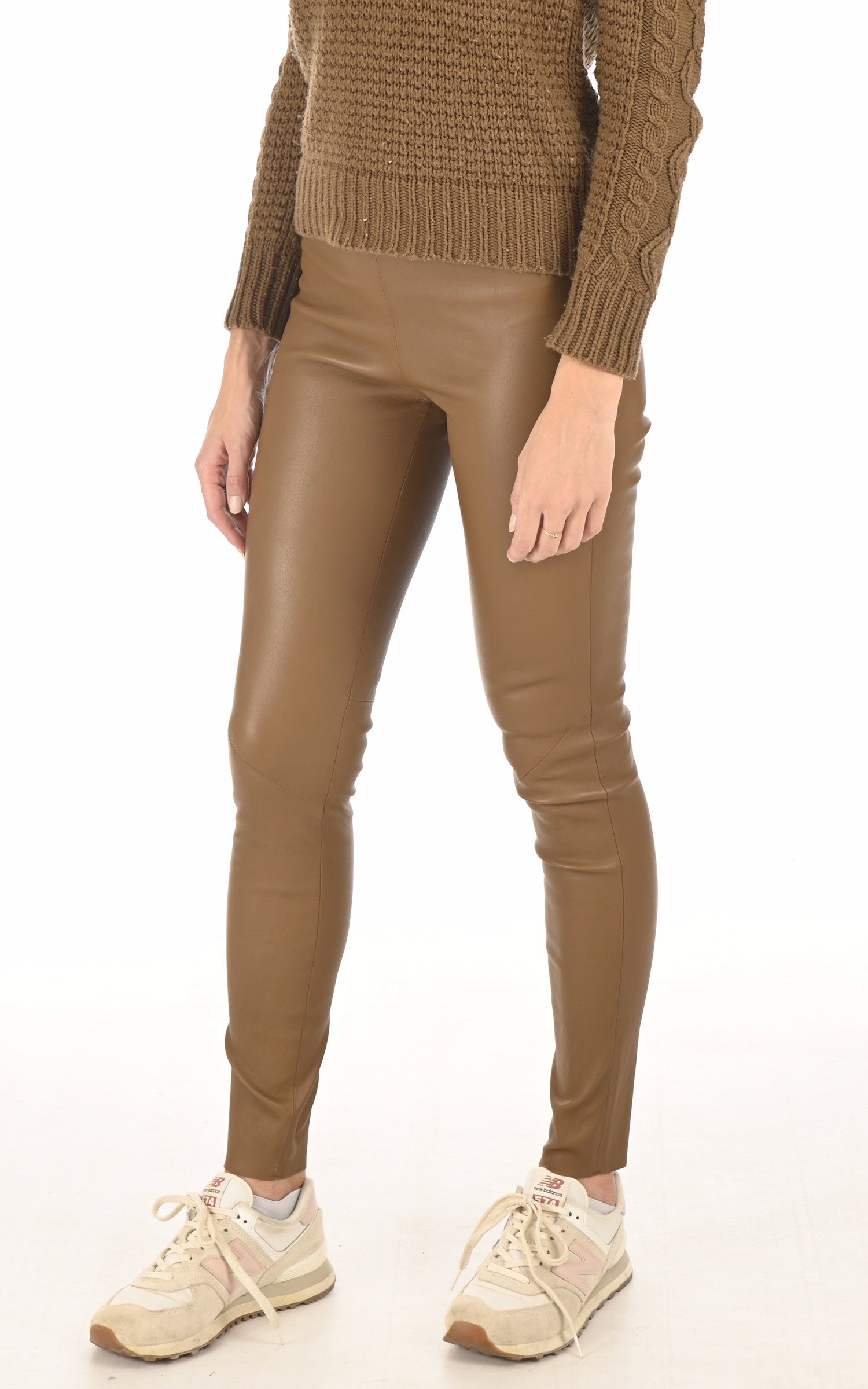 A "MAGNOLIA 64347" Camel Oakwood Pantalon Femme closed photo 1