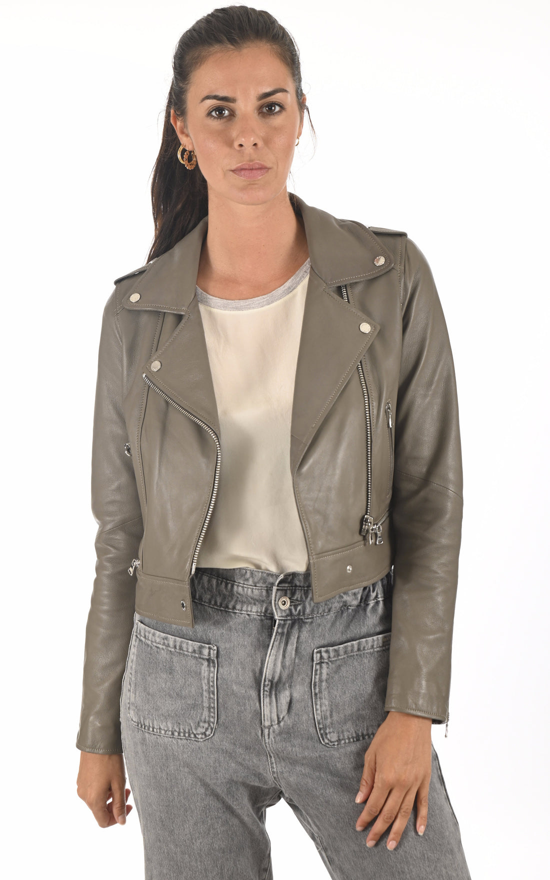 A "YOKO" Taupe Oakwood Perfecto Femme opened photo