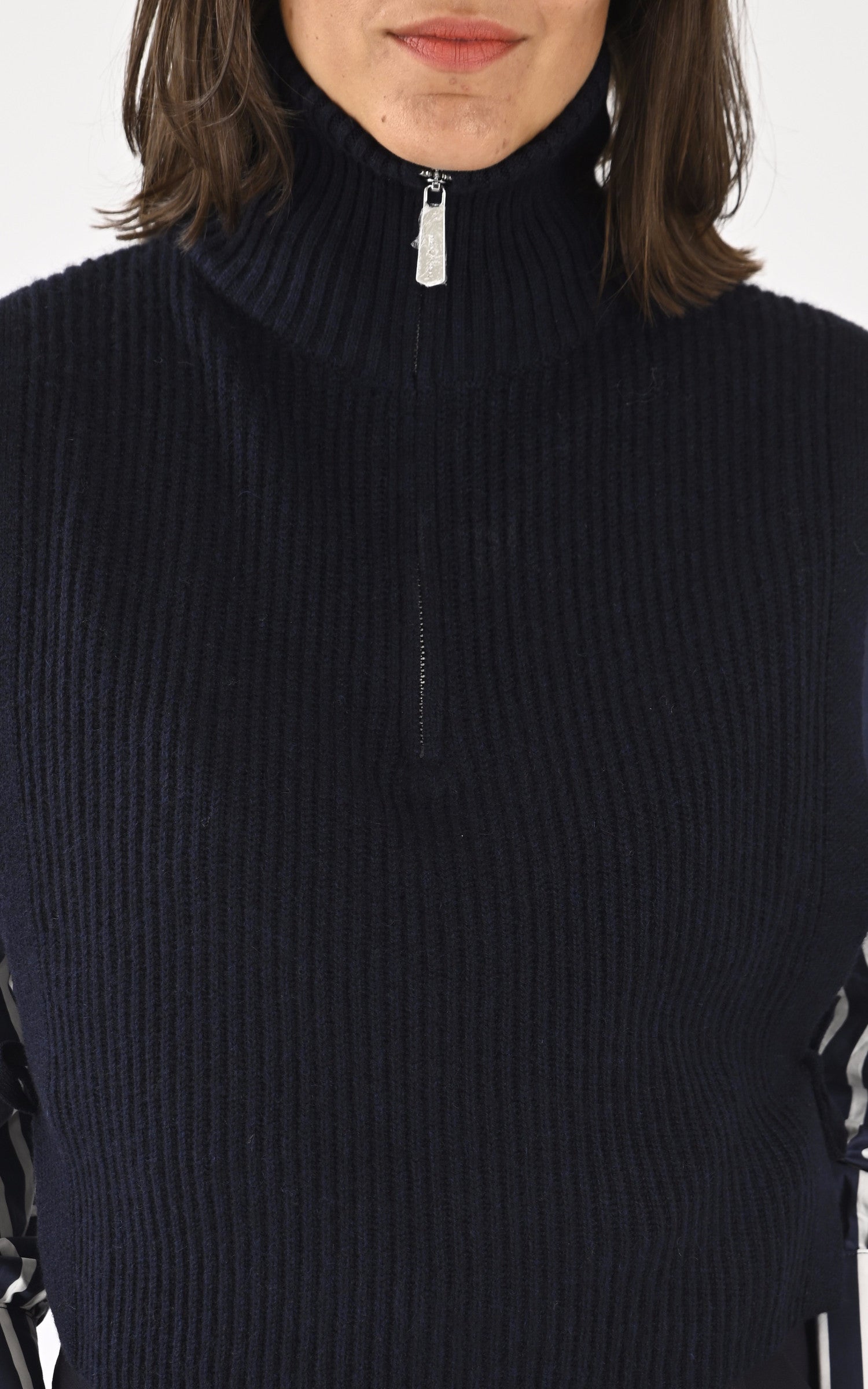 A "MIMOSA 64703" Bleu Foncé Oakwood Top Femme details photo 5