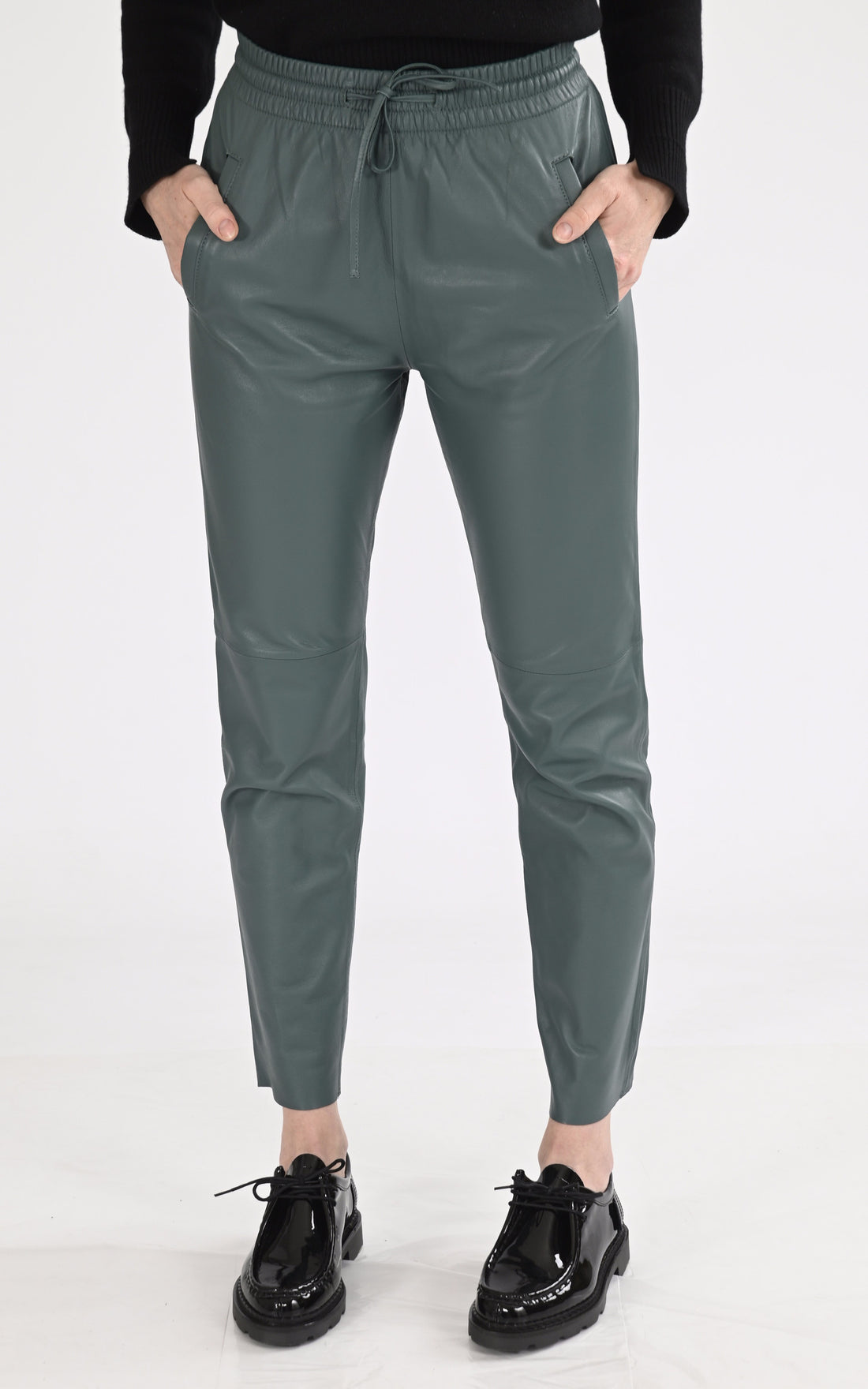 A "GIFT 63641" Vert Oakwood Pantalon Femme closed photo