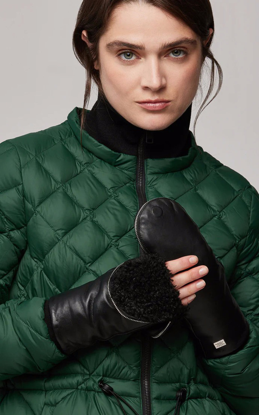 A "BETRICE-F" Noir Soia & Kyo mouffles Femme opened photo