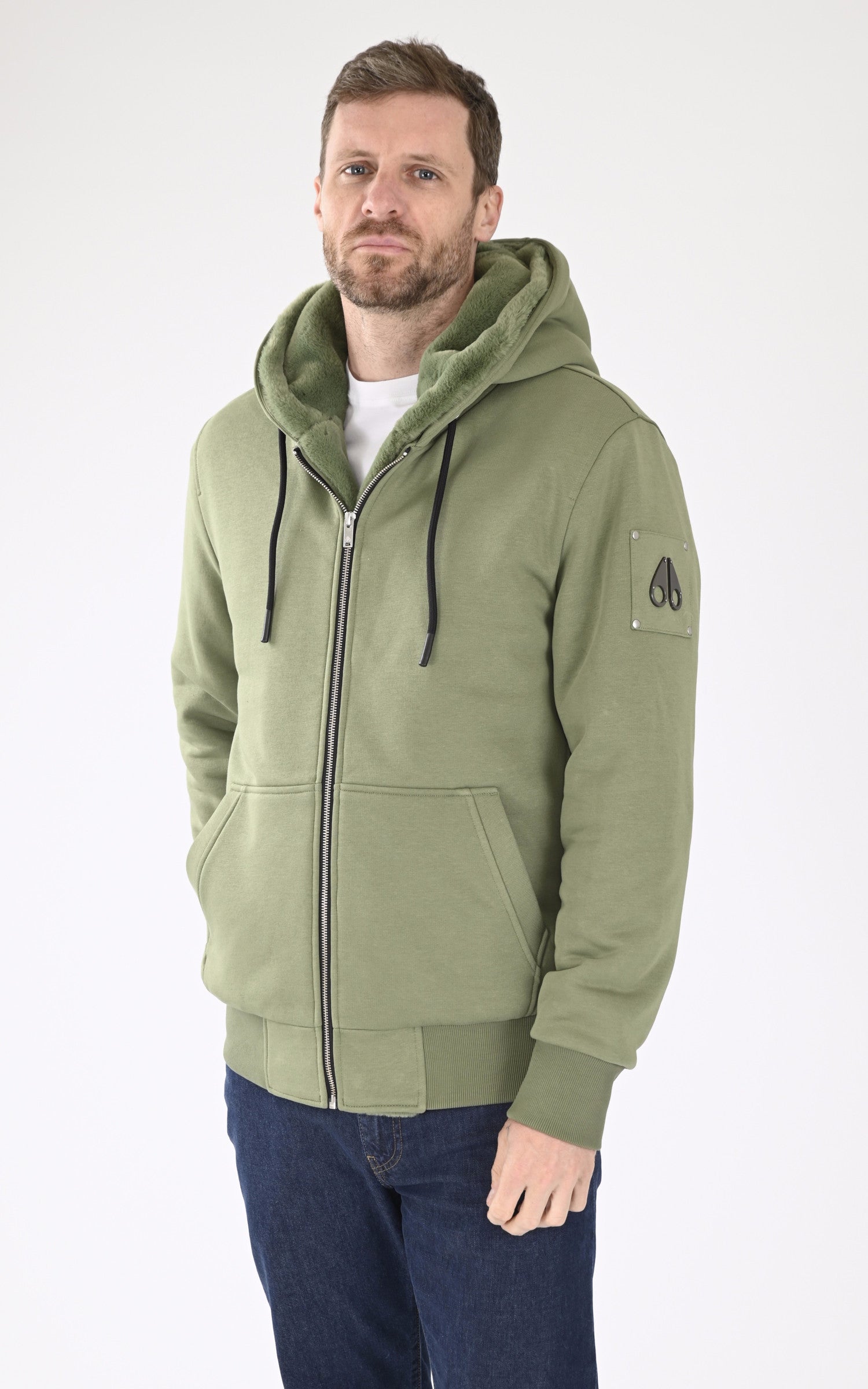 A "CLASSIC BUNNY M32MS600" Kaki Moose Knuckles Gilet Homme closed photo