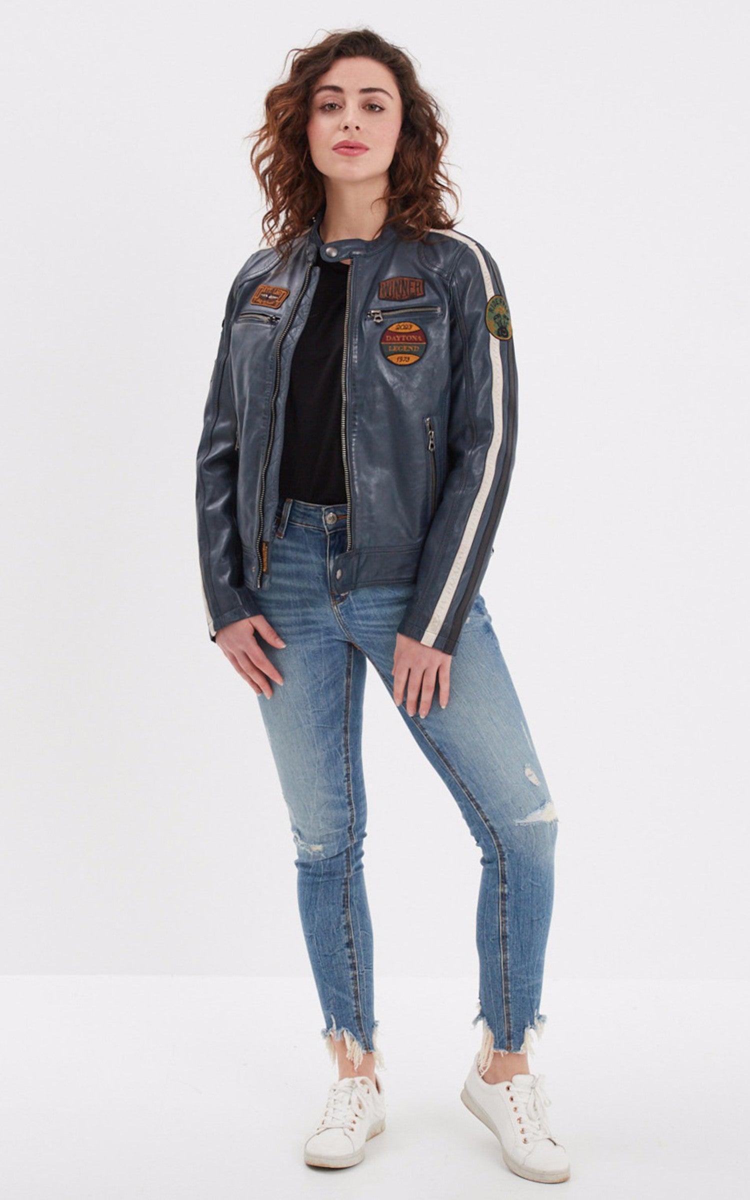 A "WARTBUGY 103546" Bleu Rose Garden Blouson Femme interior photo