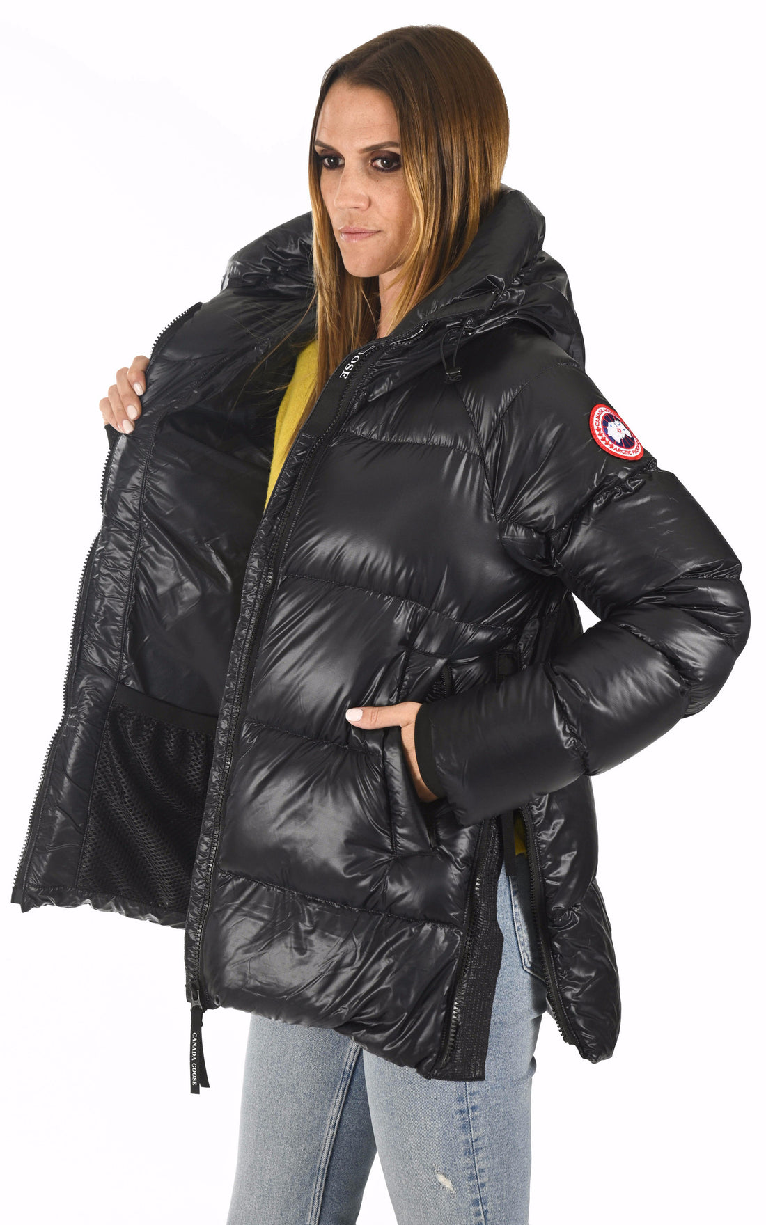 A &quot;CYPRESS PUFFER 2239L&quot; Noir Canada Goose Ves Doudoune Femme closed photo