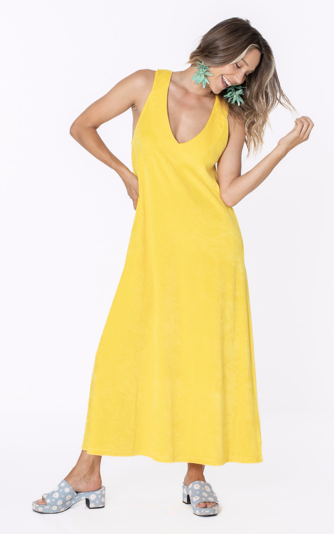 A &quot;CANNES&quot; Jaune Marguerite à la plage Robe Femme opened photo