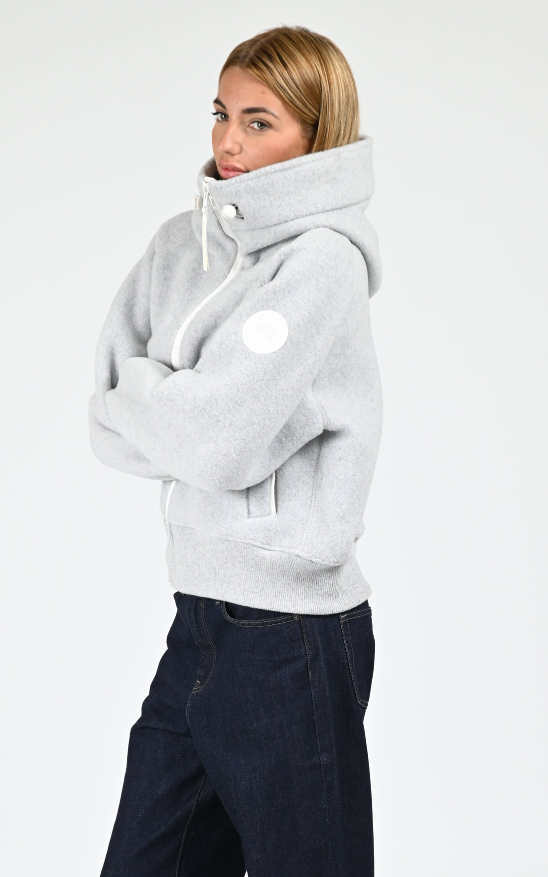 Blouson à capuche polaire gris