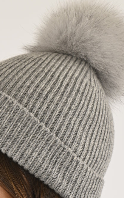 A &quot;540/22&quot; Gris Lea Clement Bonnet Femme details photo