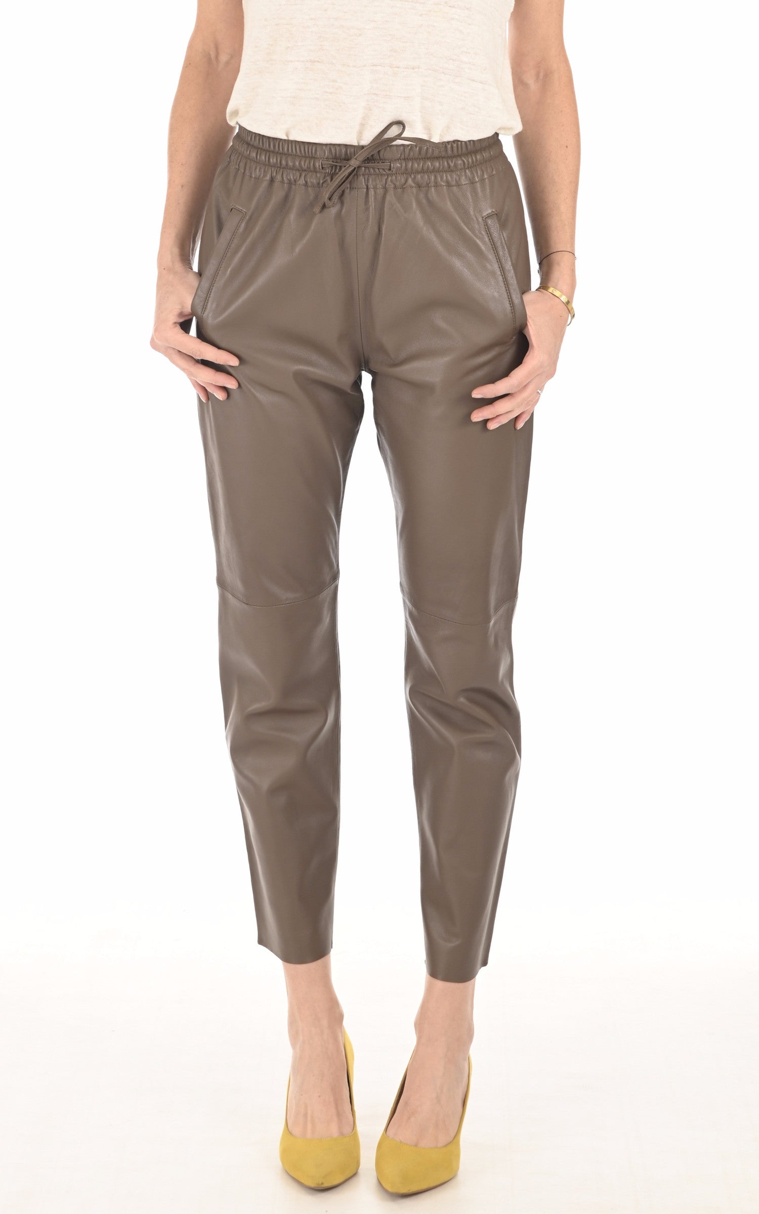 A &quot;GIFT 63641&quot; Smoke Oakwood Pantalon Femme closed photo