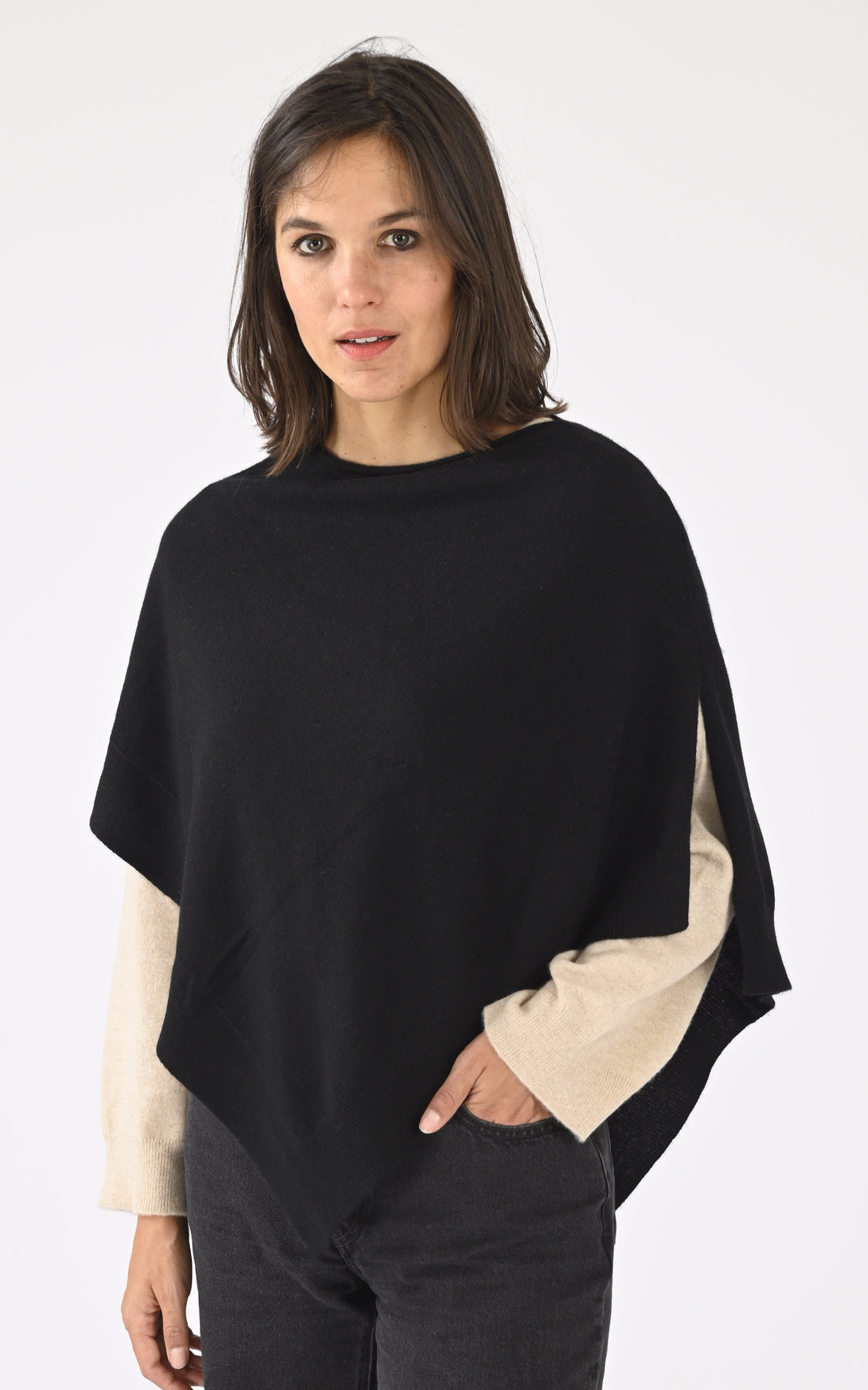 A &quot;AUGUSTE 4501042C&quot; Noir Notshy Cape Femme opened photo