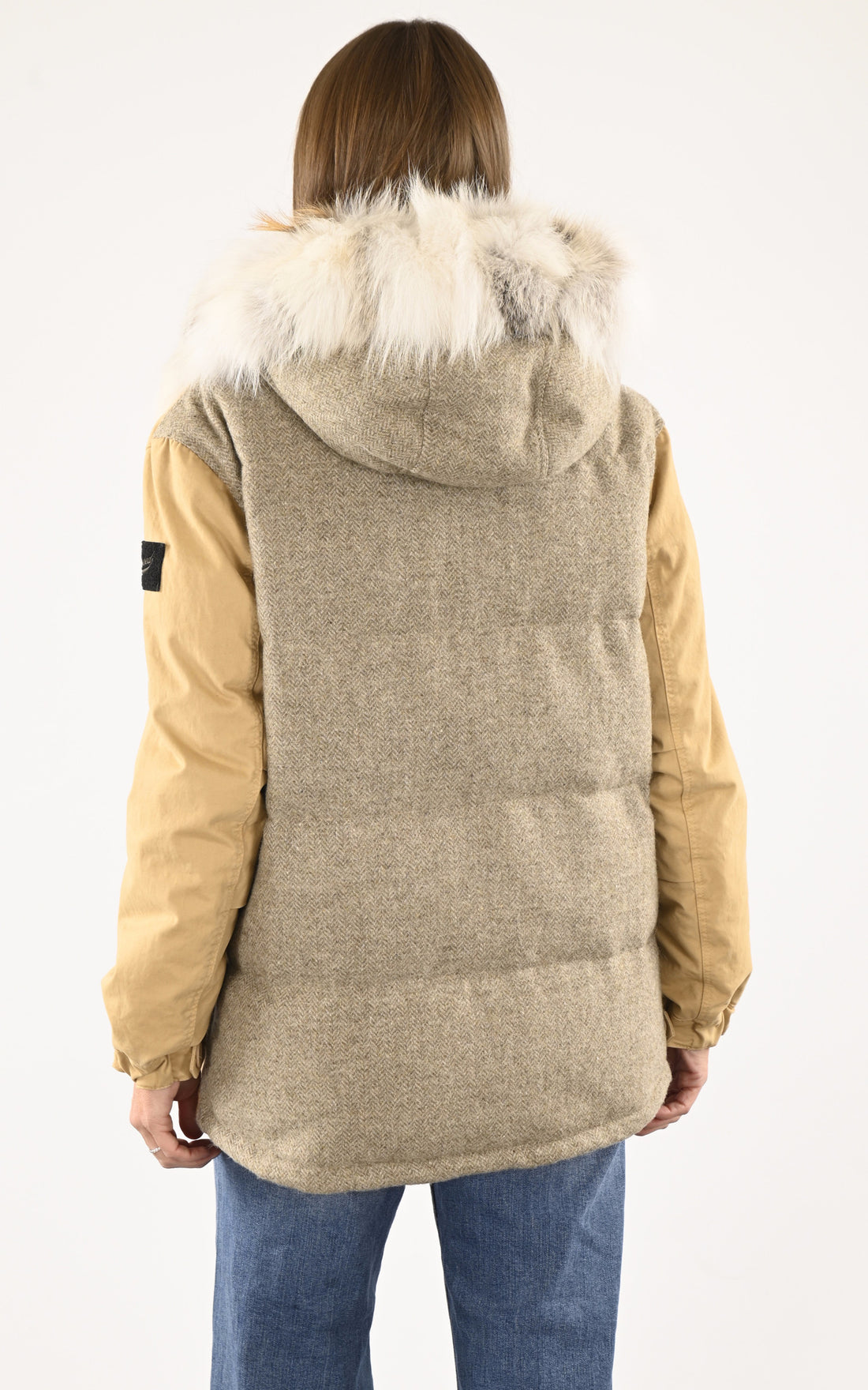 A &quot;DRAKE WOMAN SHORT 70 CM&quot; Beige Barbed Veste Femme opened photo