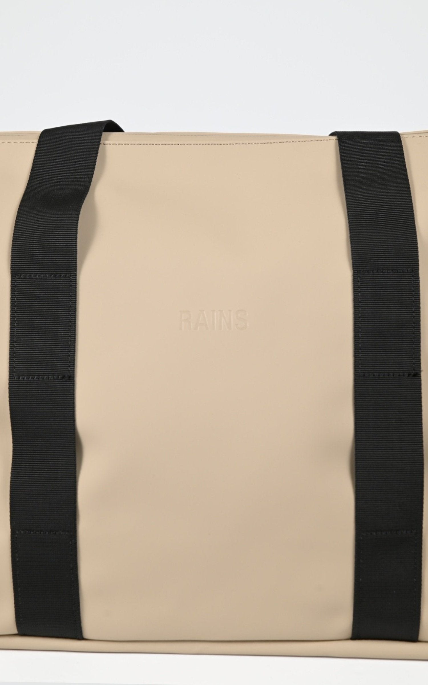 Sac Textile Mixte Rains, modèle 14220 week-end bag small de couleur beige 133 5