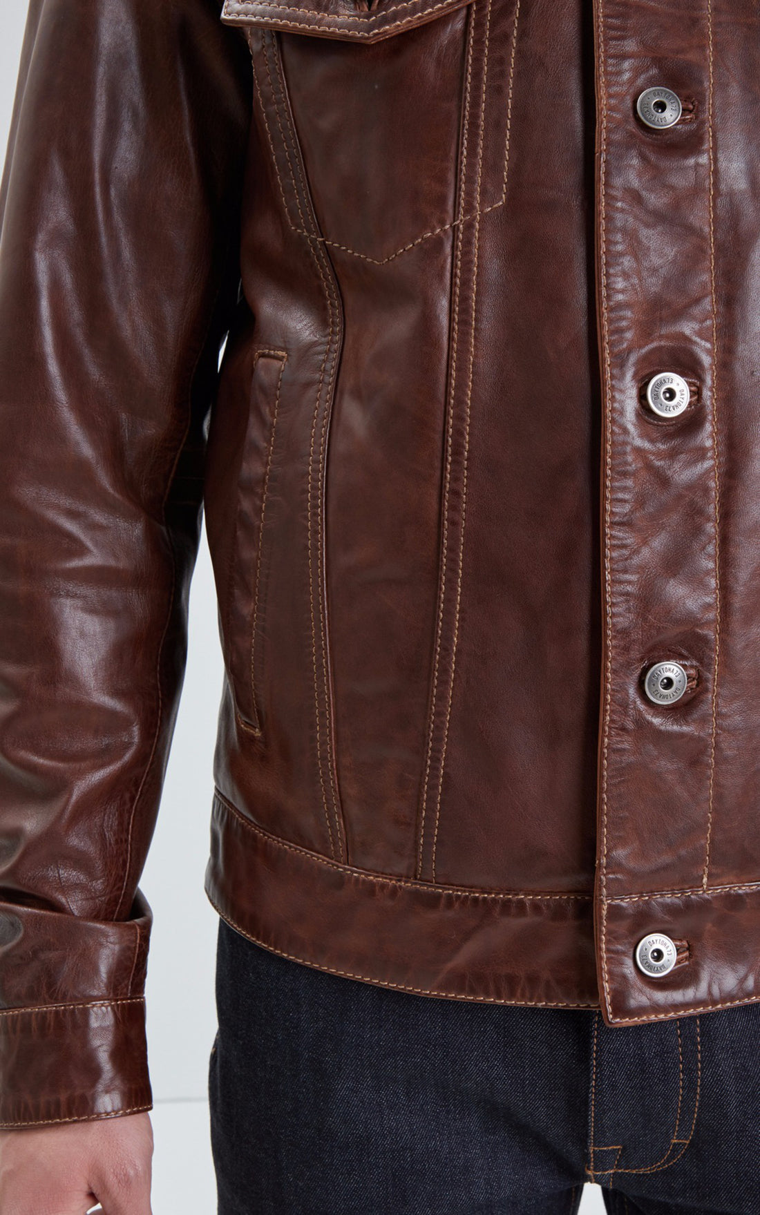 A &quot;BAKER 101846&quot; Marron Daytona 73 Blouson Homme opened photo