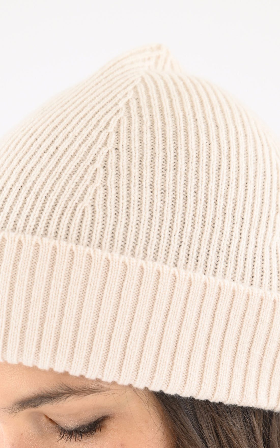 A &quot;BART 64513&quot; Beige Oakwood Bonnet Femme opened photo