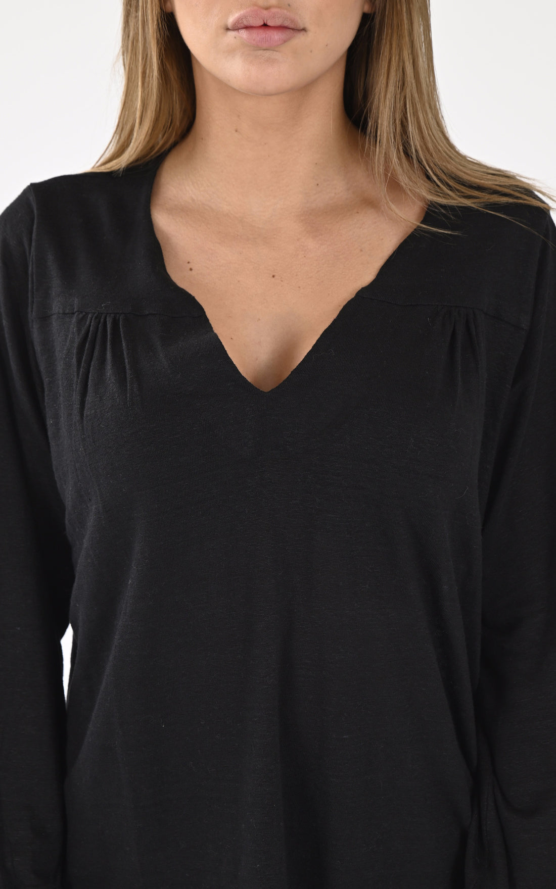 A &quot;EVY 4605046&quot; Noir Notshy blouse Femme opened photo