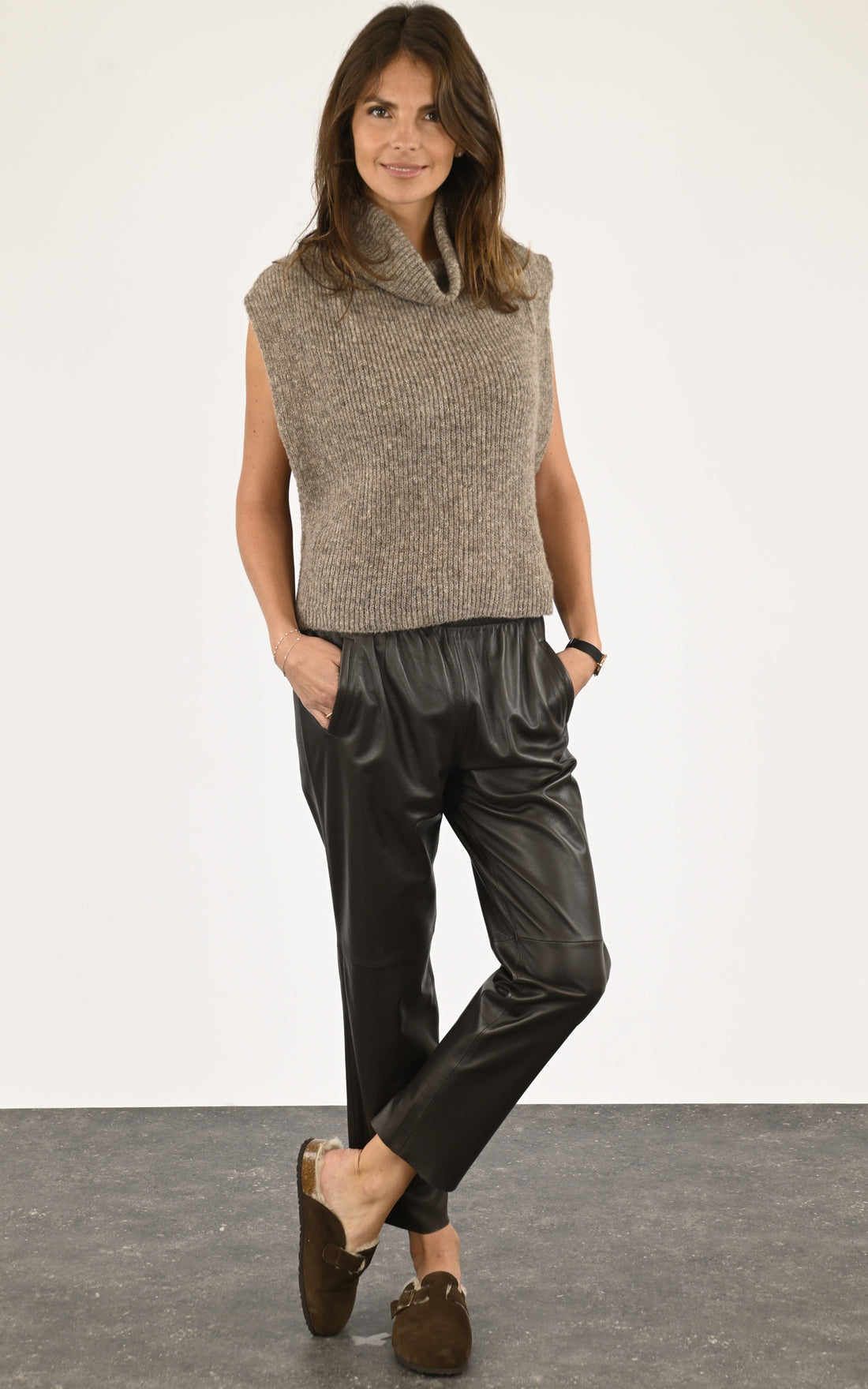 A &quot;428/185&quot; Taupe Lea Clement Pull Femme opened photo