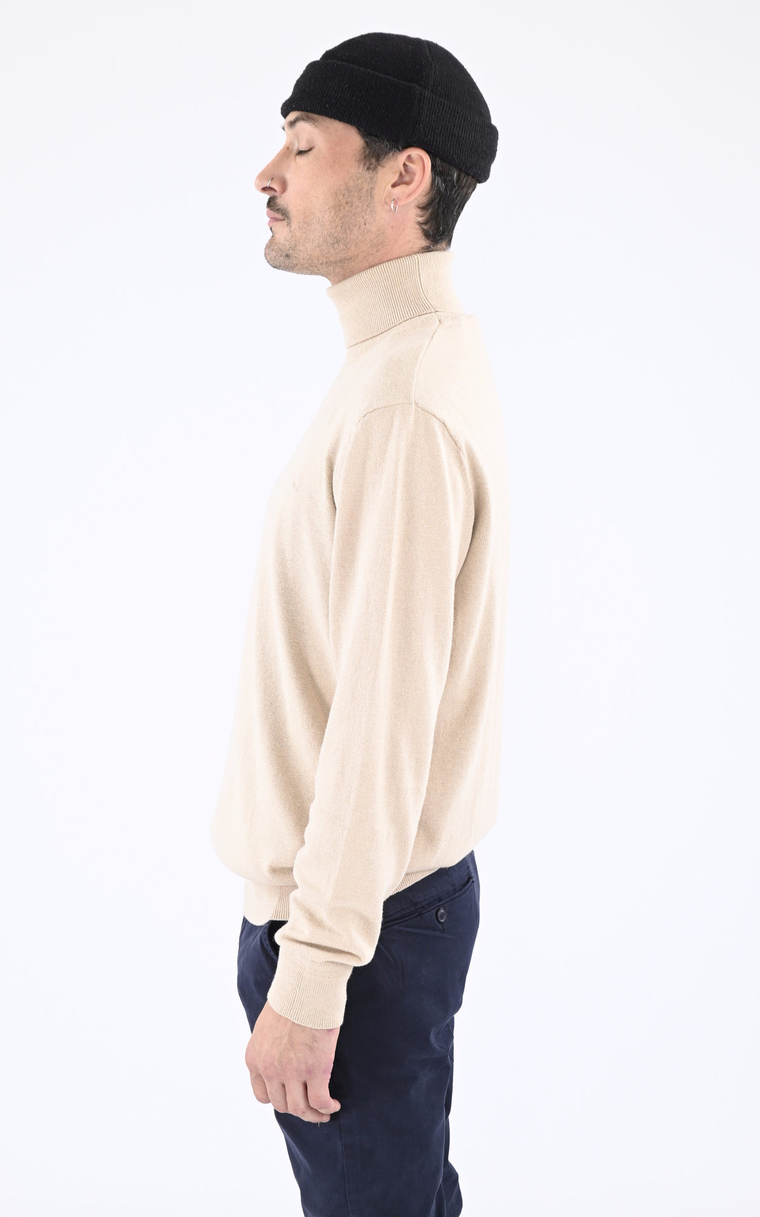 A &quot;PLBEAL4&quot; Beige Schott Pull Homme opened photo