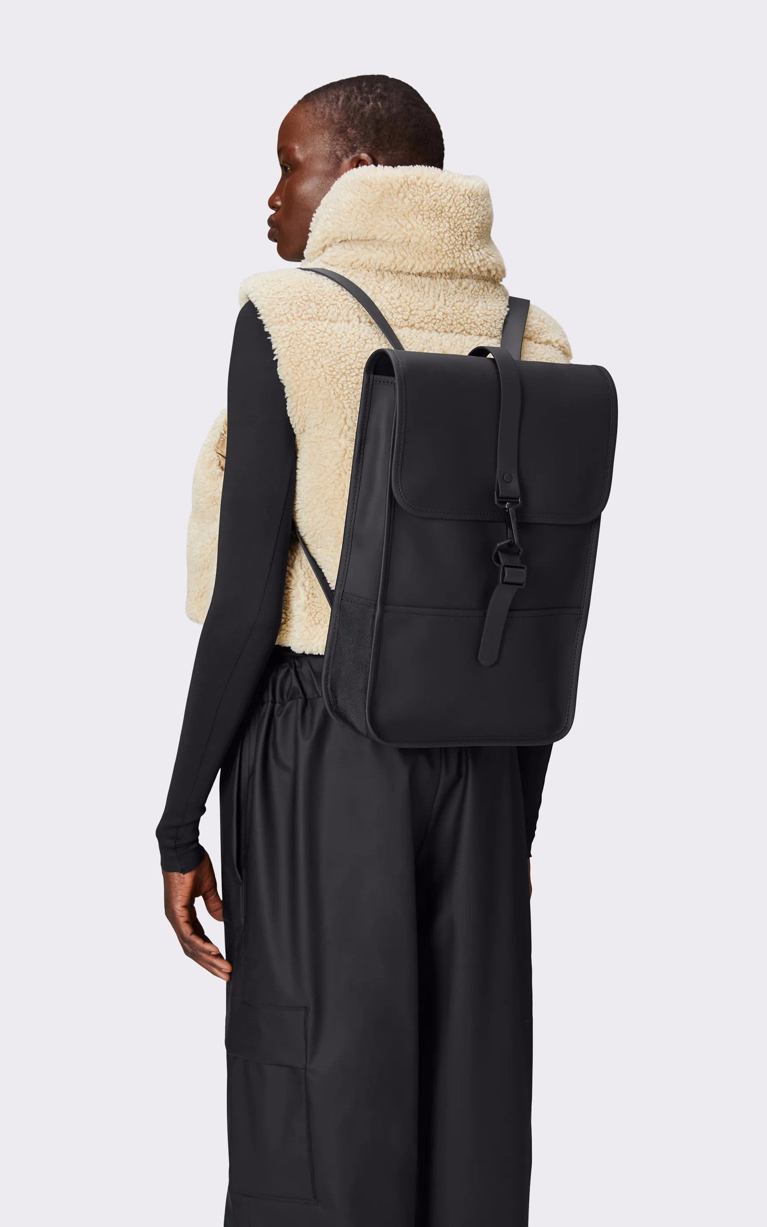 A &quot;13020 BACK PACK MINI&quot; Noir Rains Sac A Dos Mixte closed photo 2