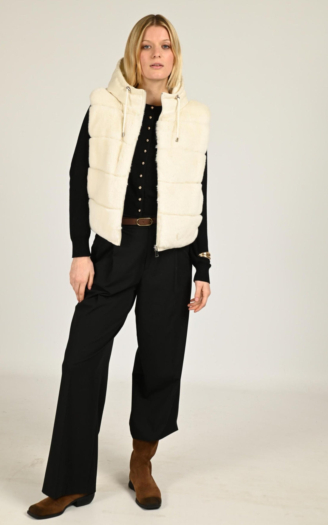 Gilet Fourrure Femme Kottas Mantsios, modèle 2025.20 de couleur pearl