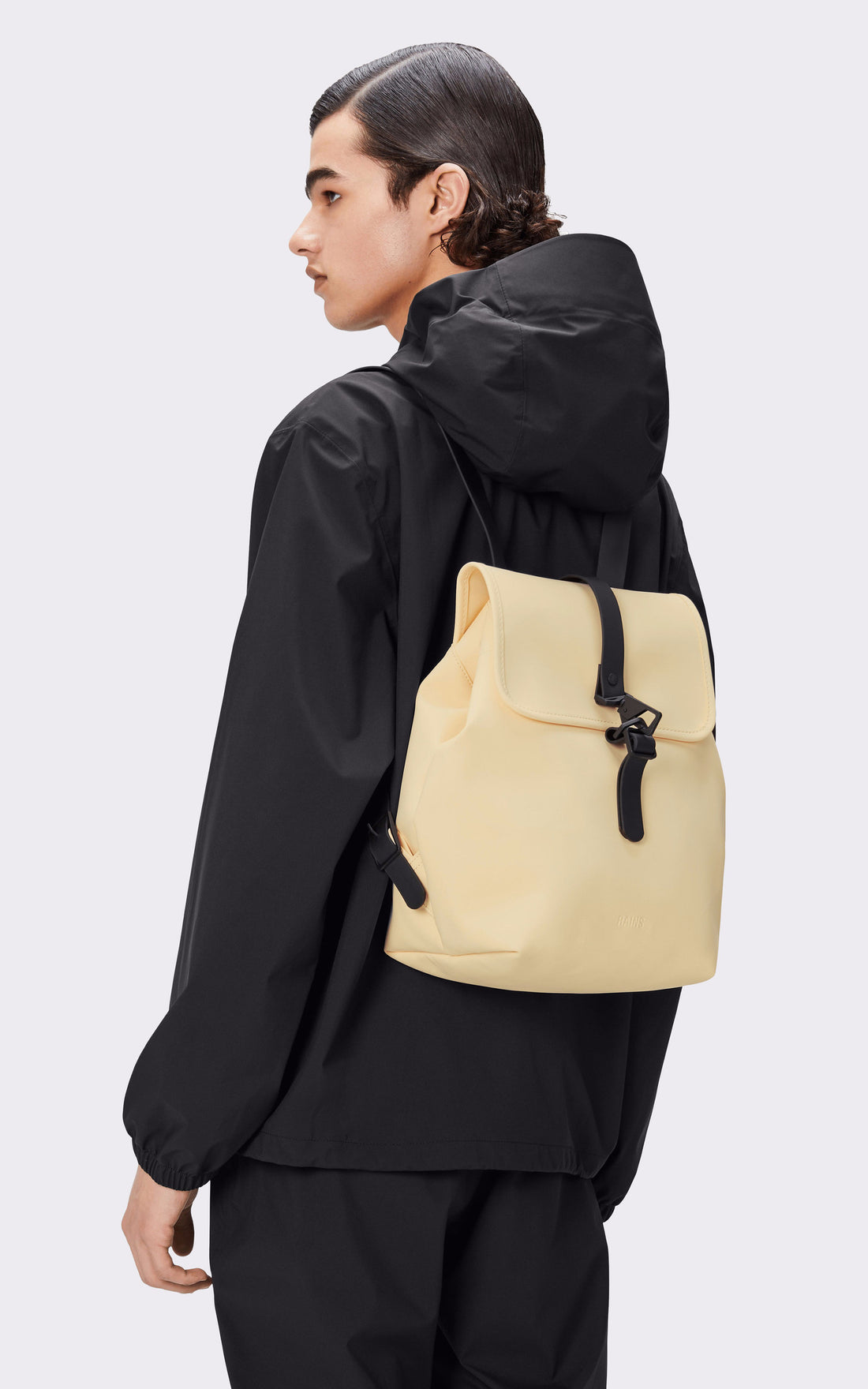 A &quot;13040 BUCKET BACKPACK&quot; Beige Rains Sac Mixte opened photo