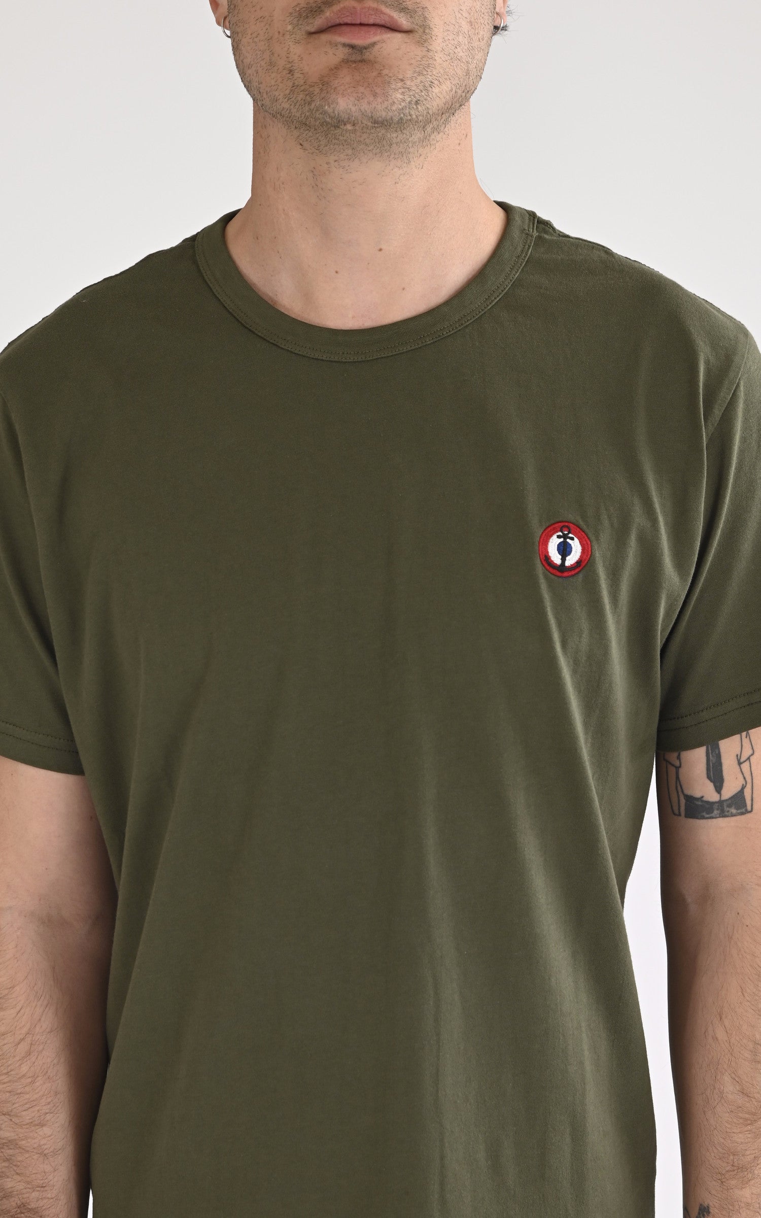 A &quot;CHALLENGER 103941&quot; Kaki Marine Nationale T-shirt Homme details photo