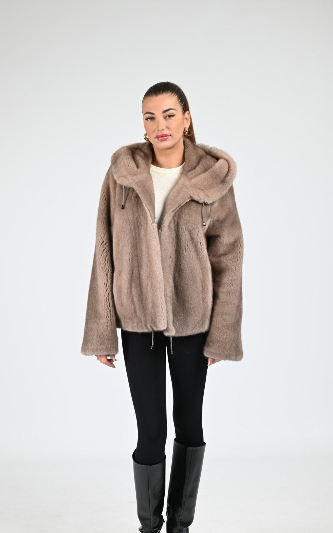 Veste Fourrure Femme Simmagini, modèle 2112 f de couleur dyed marzipan