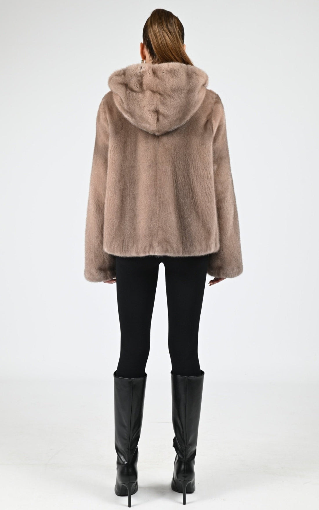 Veste Fourrure Femme Simmagini, modèle 2112 f de couleur dyed marzipan