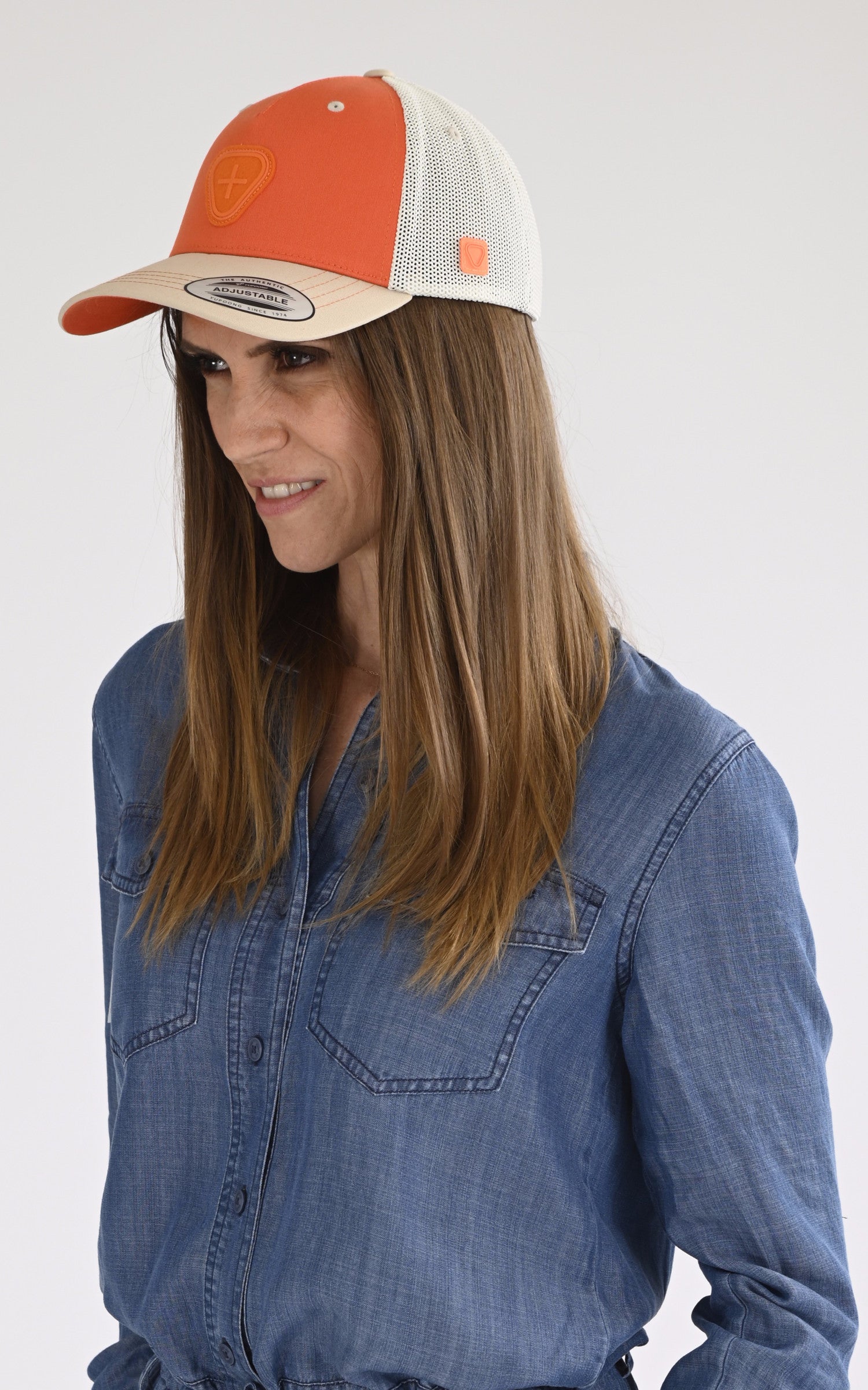 A &quot;BILLYS BOUL&quot; Orange Gertrude Casquette Mixte closed photo