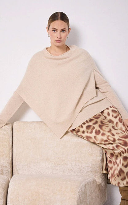 A &quot;AUGUSTE 4601042C&quot; Beige Notshy Cape Femme interior photo